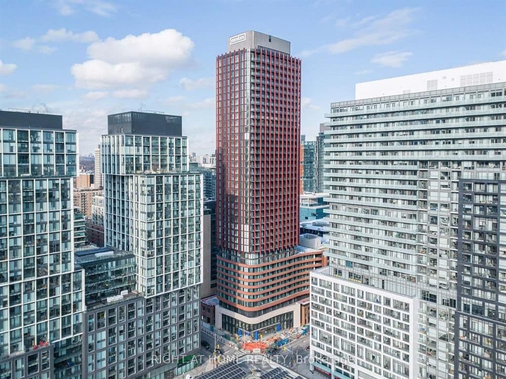 180 Front Street E 3009, Toronto C08, ON M5A 0A9