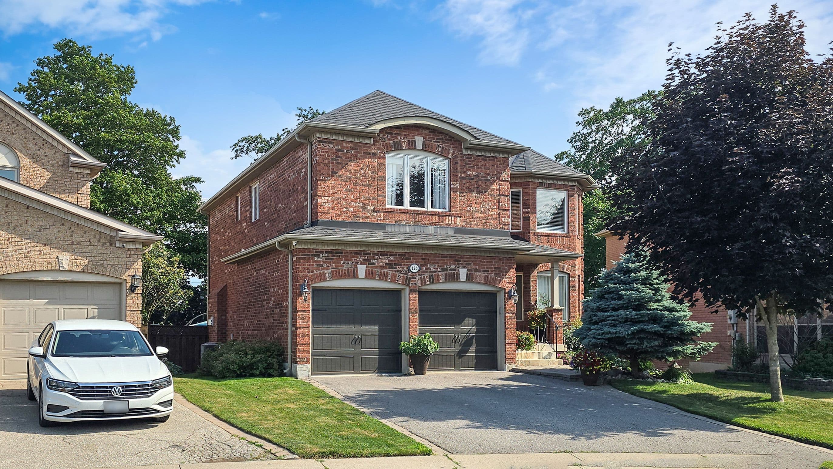 120 Bothwell Crescent, Newmarket, ON L3X 2K5