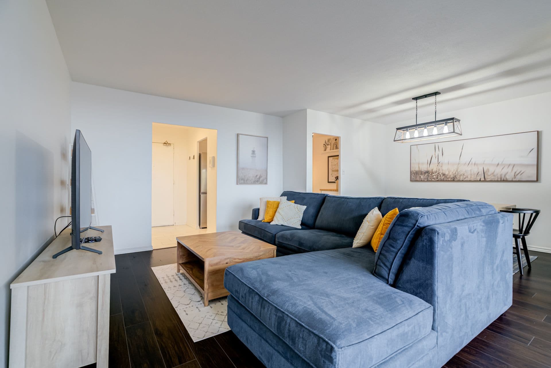 85 Emmett Avenue 2008, Toronto W04, ON M6M 5A2