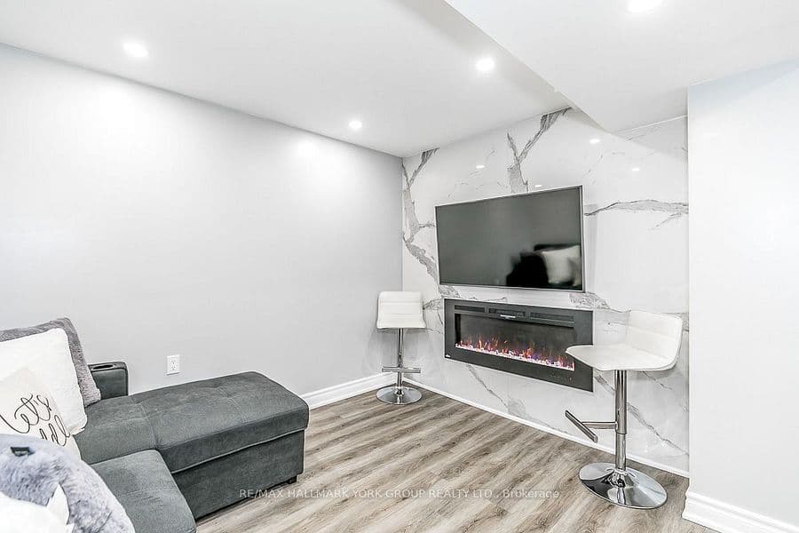 94 Weir Street BASEMENT, Bradford West Gwillimbury, ON L3Z 0K5