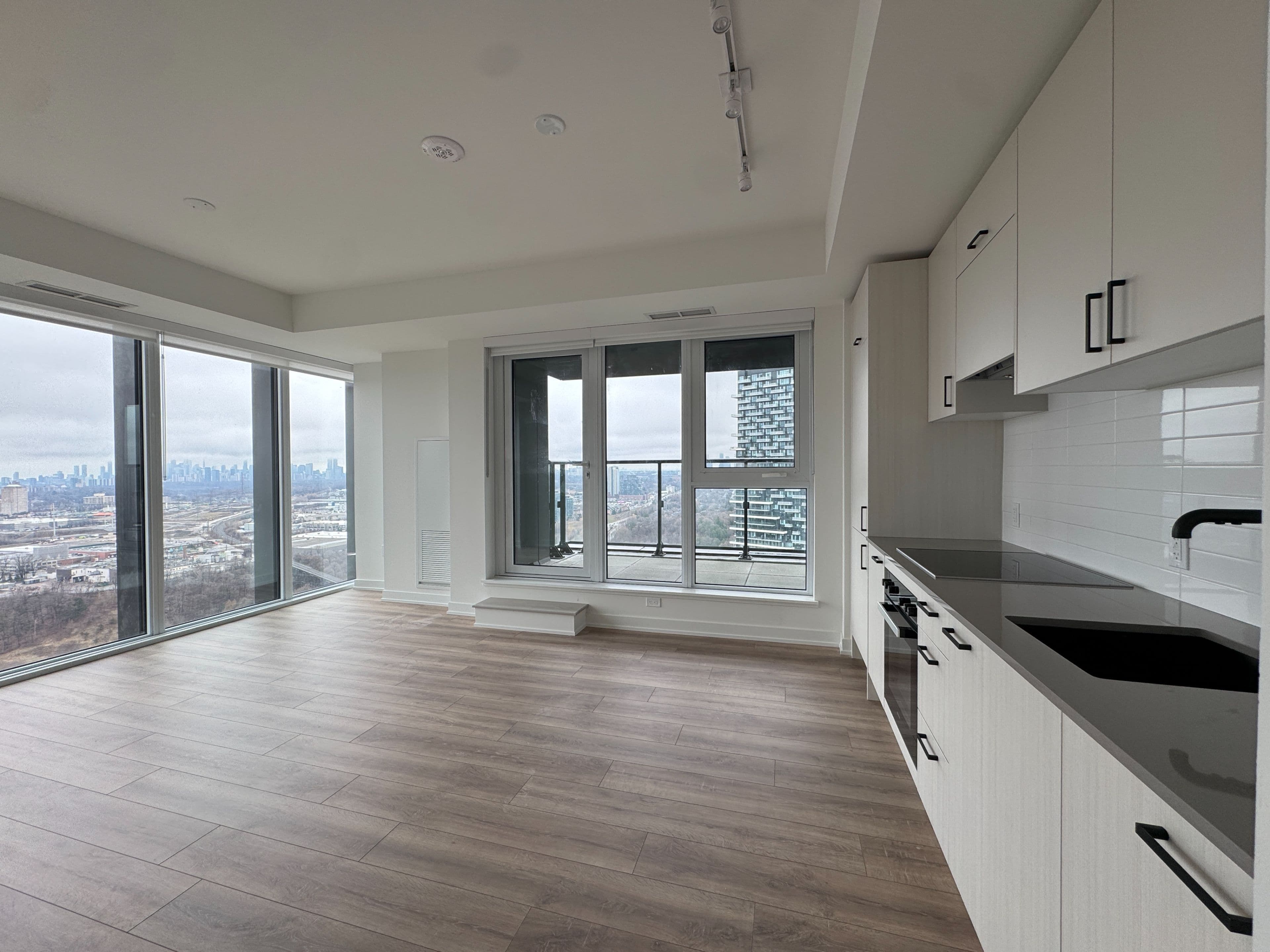 1 Quarrington Lane 3203, Toronto C13, ON M3C 0S4