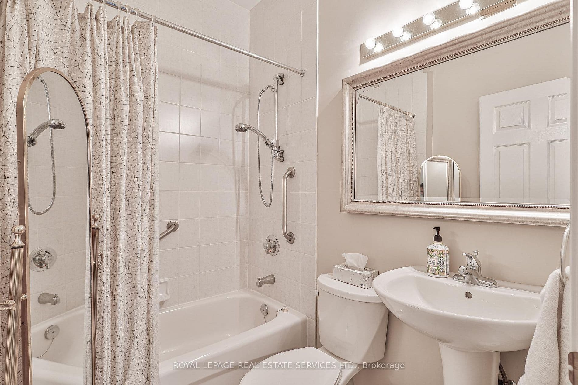 33 Wallace Street 303, Vaughan, ON L4L 2P2