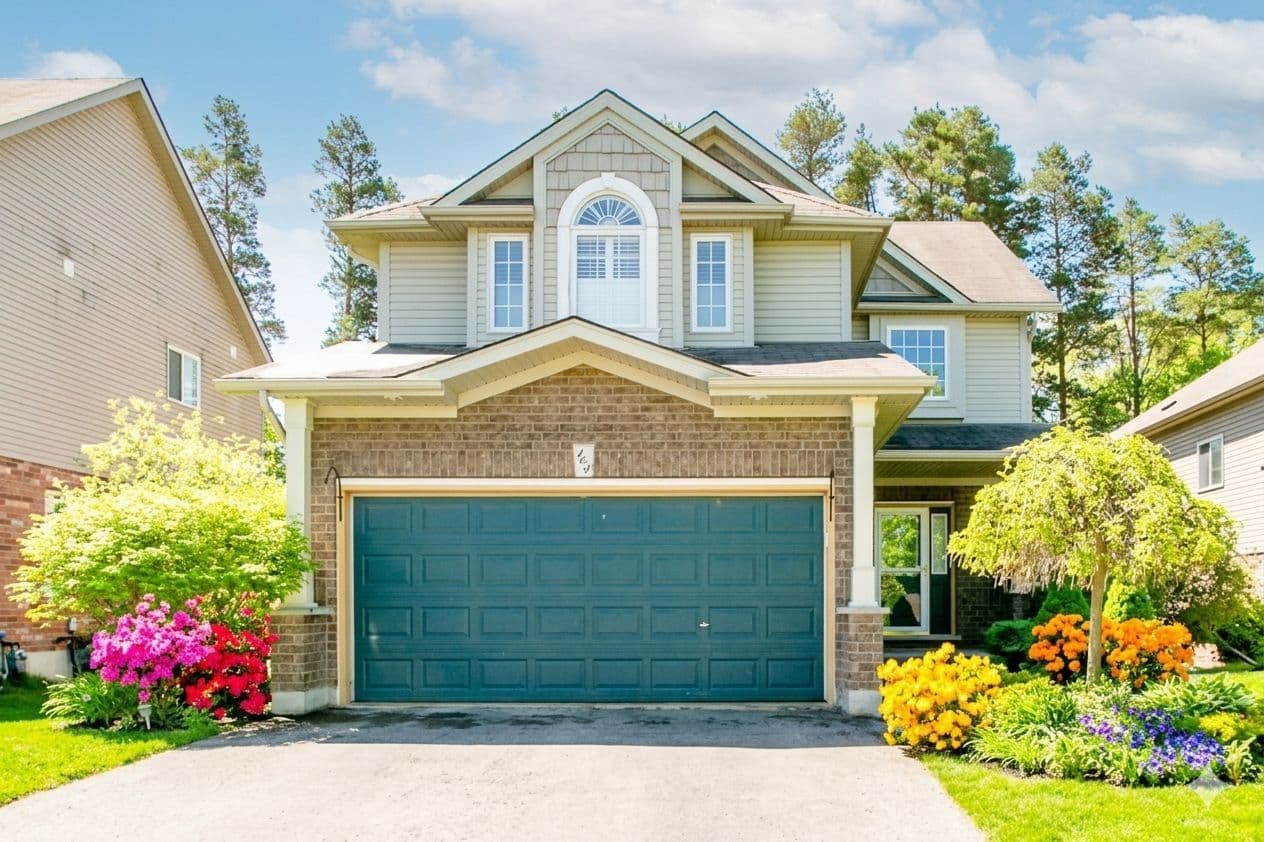 103 Armeda Clow Crescent, Essa, ON L0M 1B2