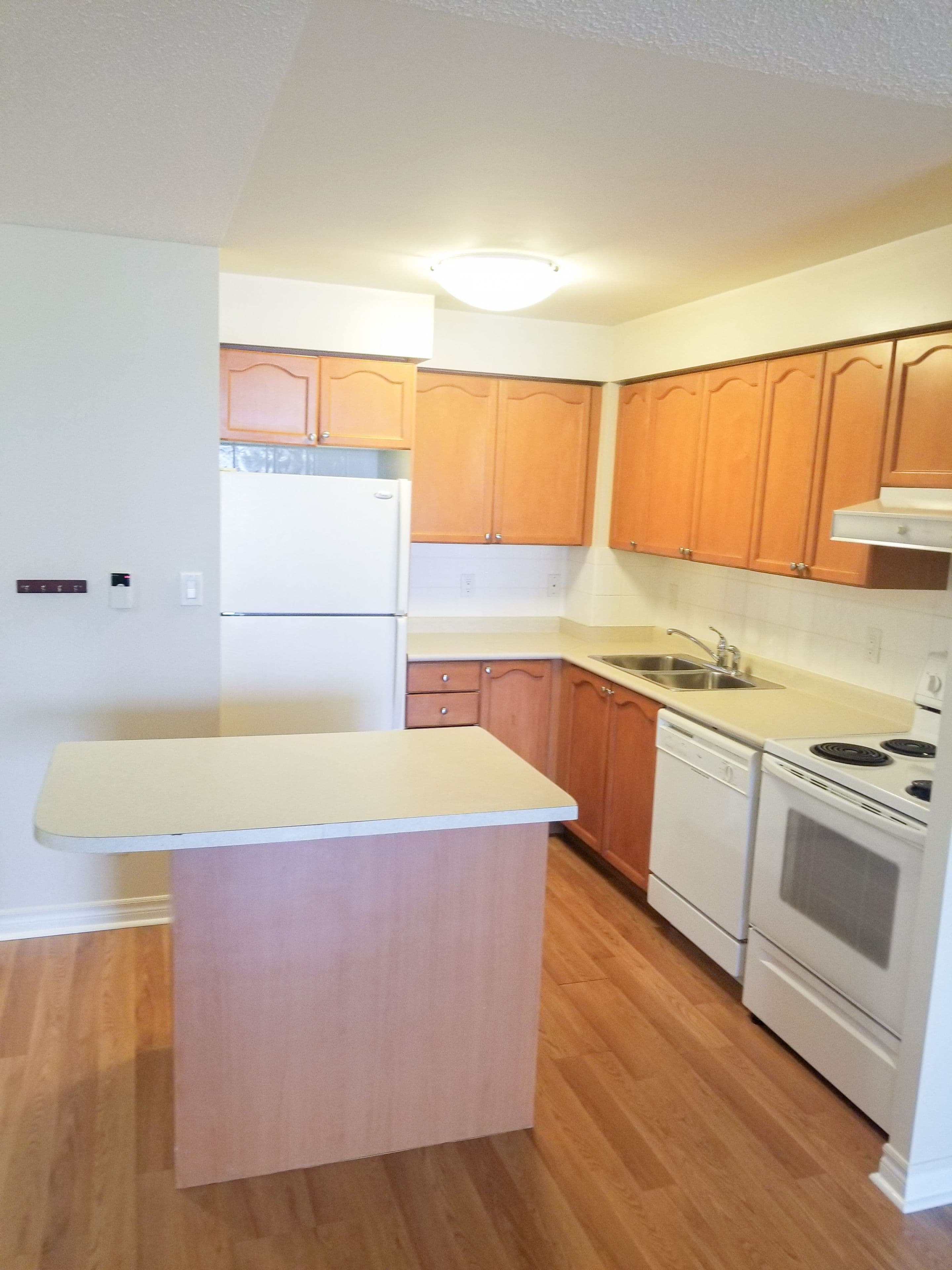 3880 Duke Of York Boulevard 2208, Mississauga, ON L5B 4M7