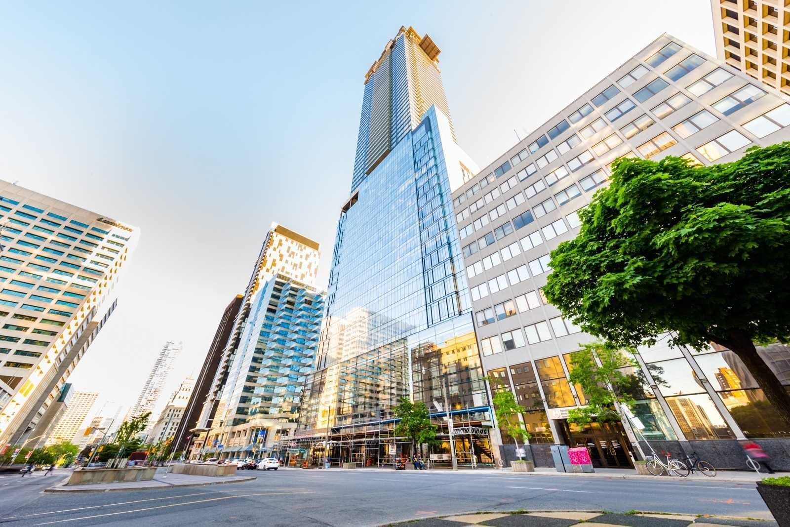 488 University Avenue 2206, Toronto C01, ON M5G 0C1