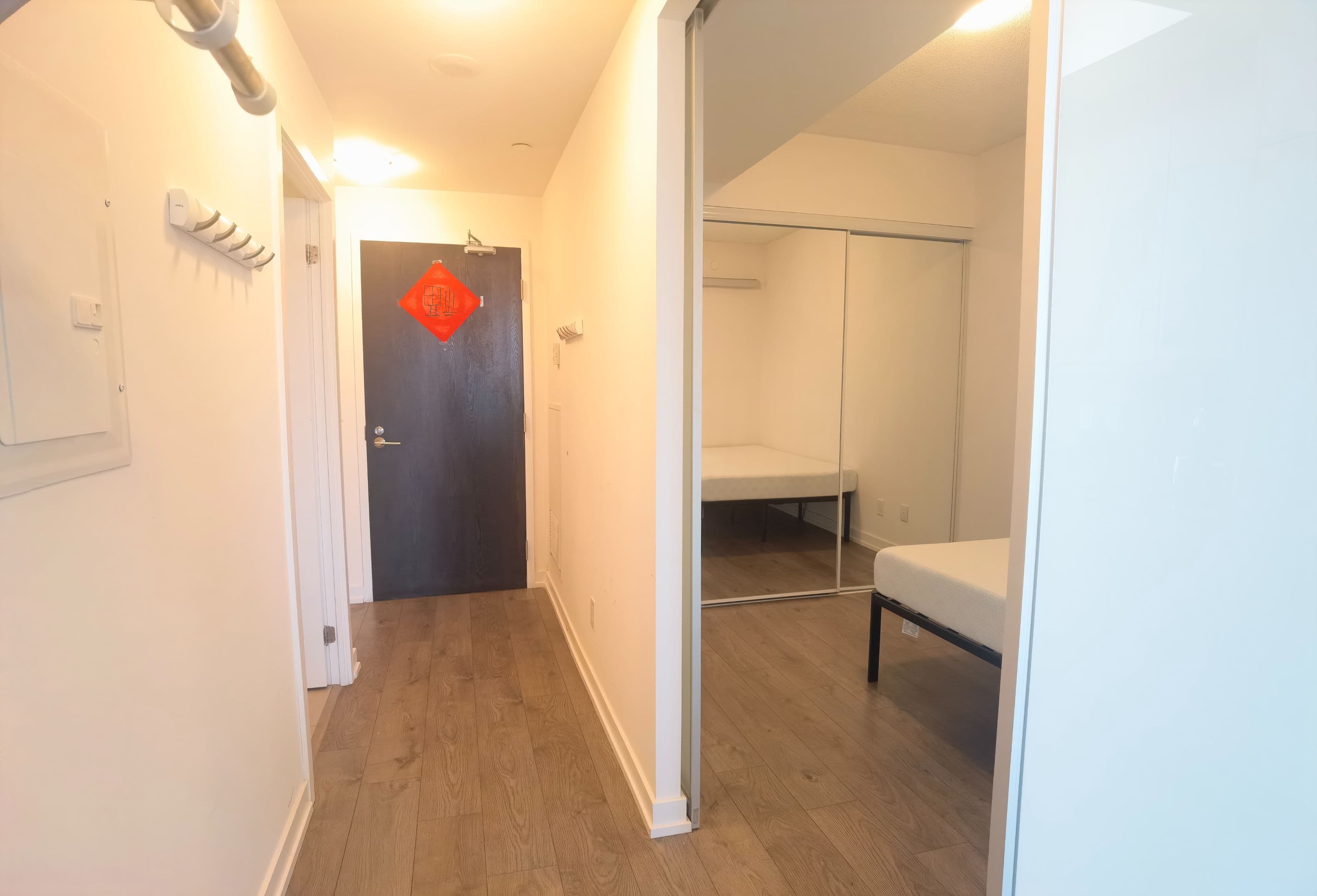 297 College Street 822, Toronto C01, ON M5T 1S2