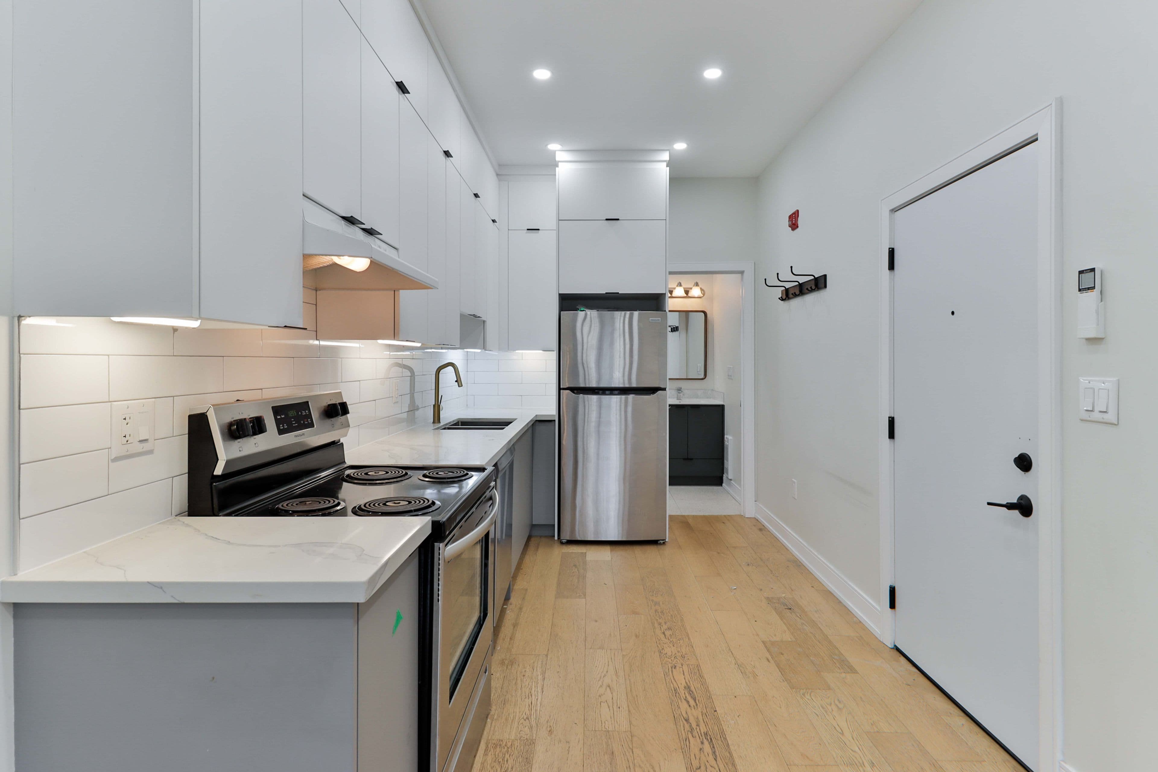 1173 Dundas Street W 1, Toronto C01, ON M6J 1X3