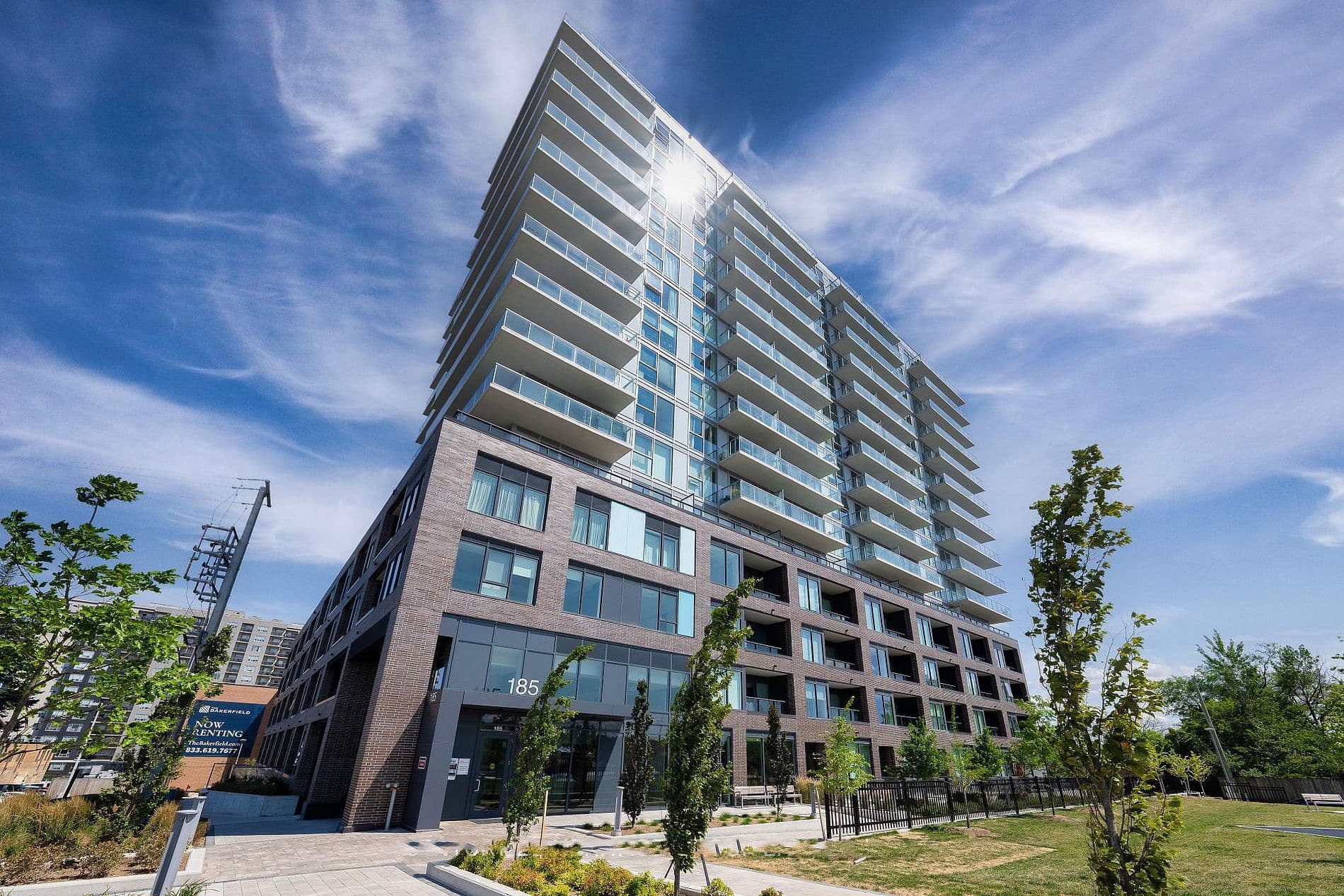 185 Deerfield Road 1206, Newmarket, ON L3Y 0G7