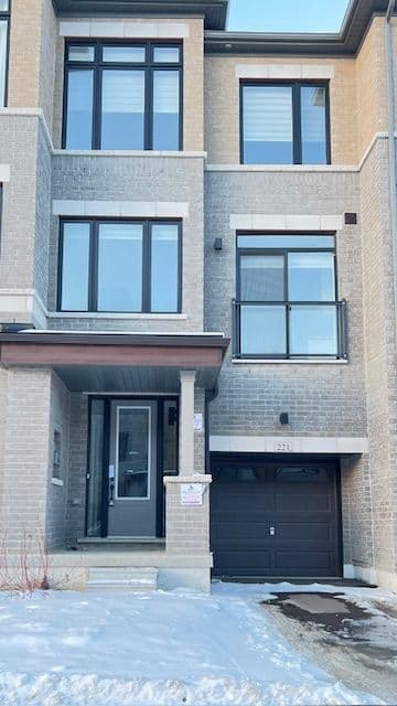 221 Tennant Circle, Vaughan, ON L4H 5L4