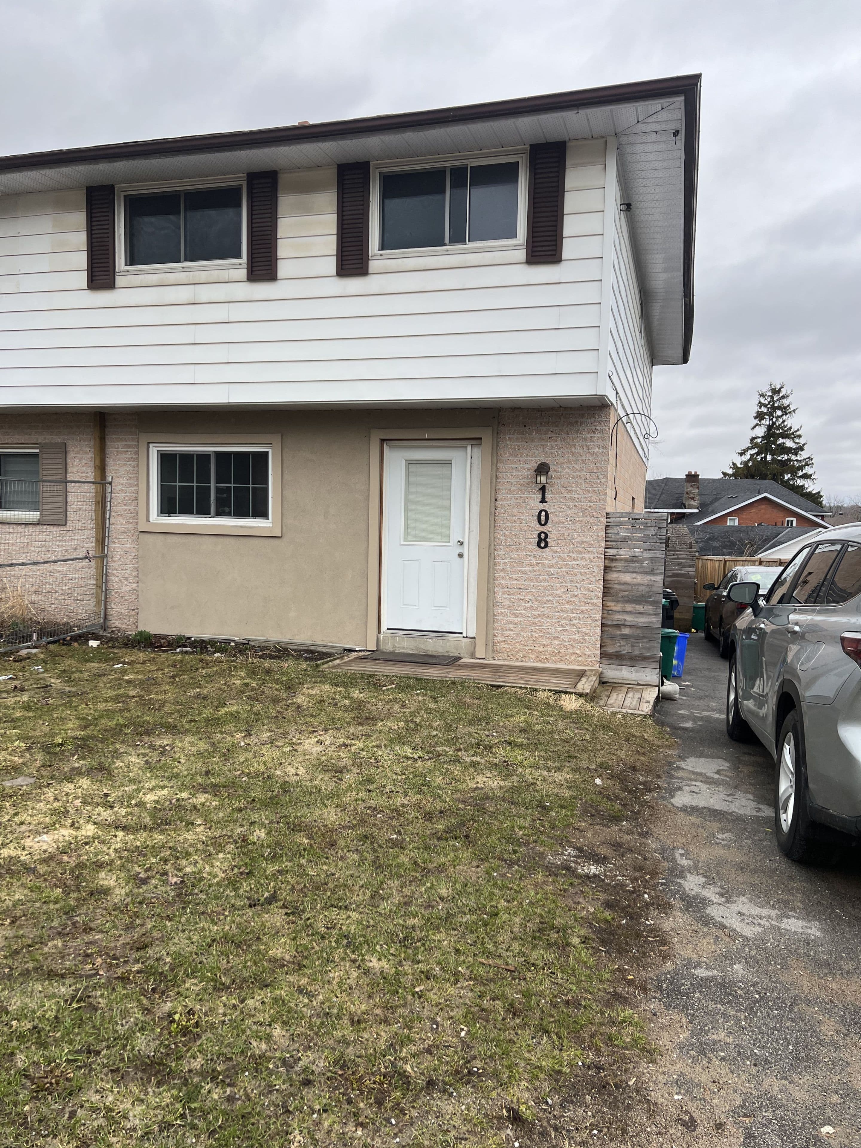 108 MULCASTER Street, Barrie, ON L4M 3M6