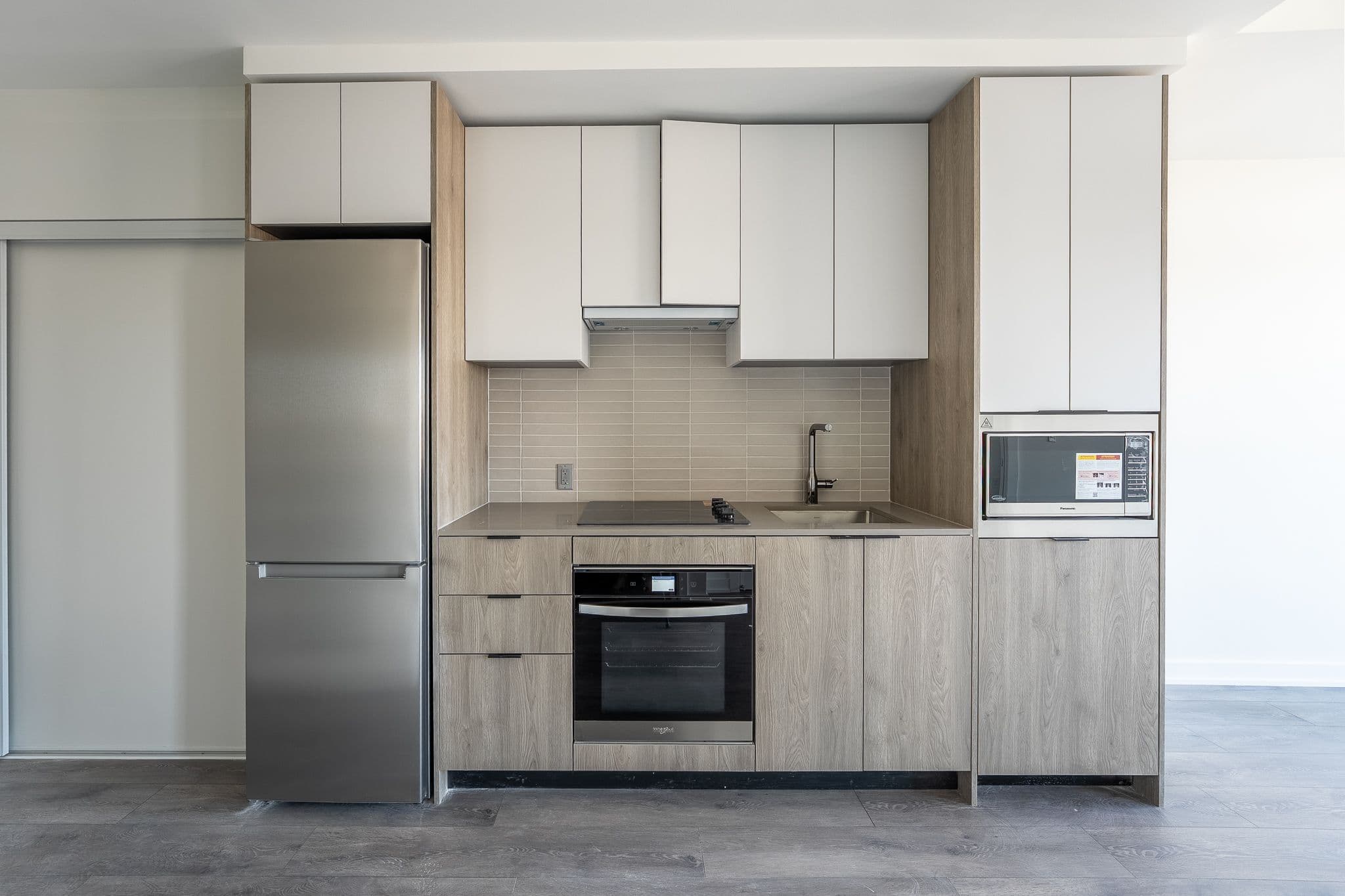 1007 THE QUEENSWAY Avenue 607, Toronto W08, ON M8Z 0H4