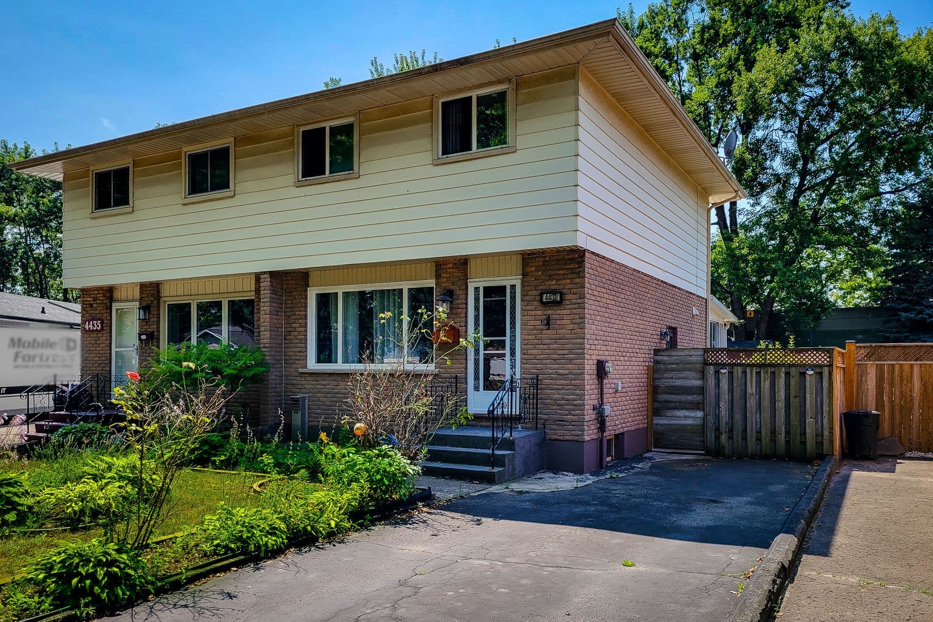 4433 Meadowvale Drive, Niagara Falls, ON L2E 5W8