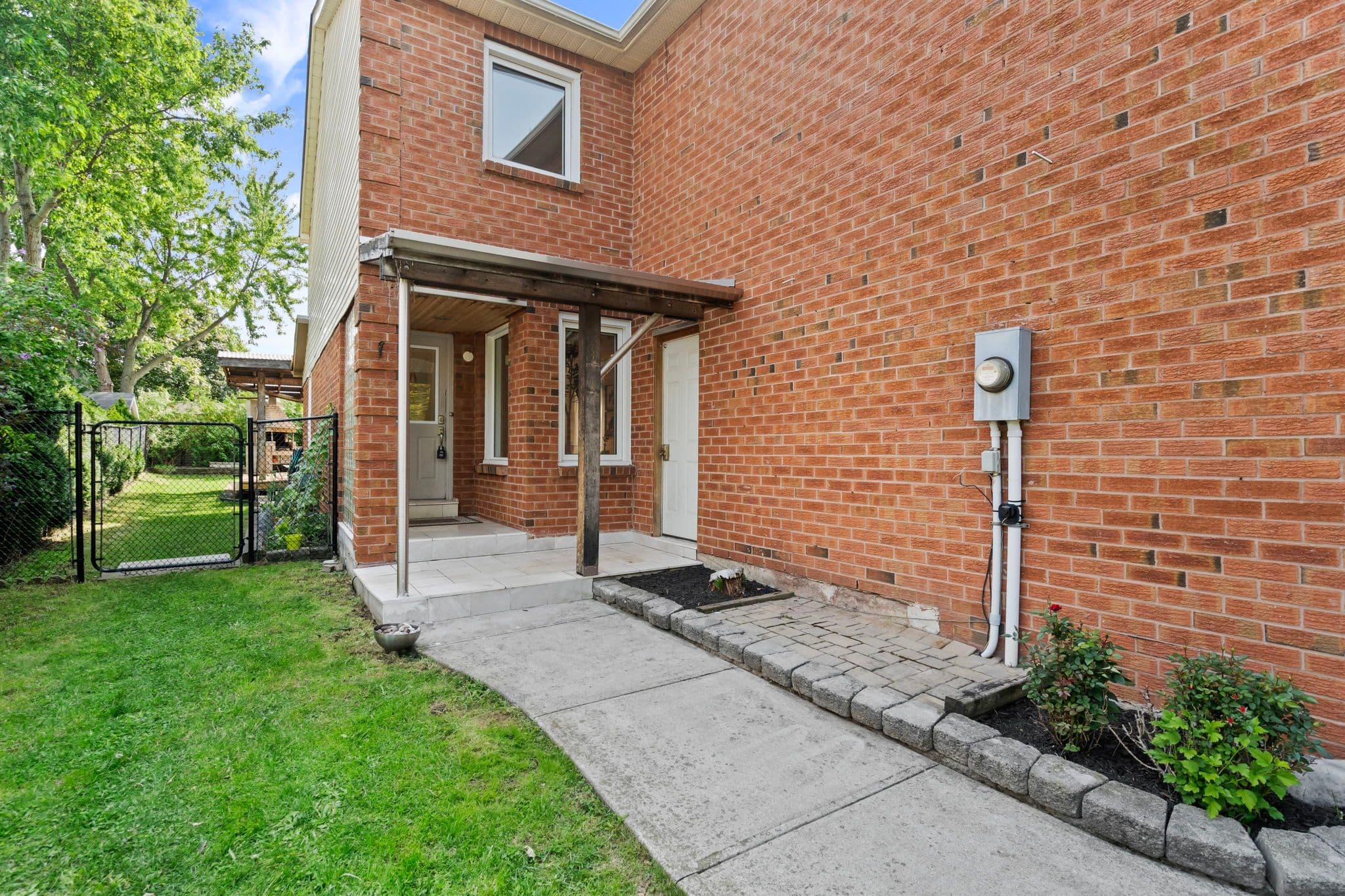 2064 Glenada Crescent BSMNT, Oakville, ON L6H 4M2