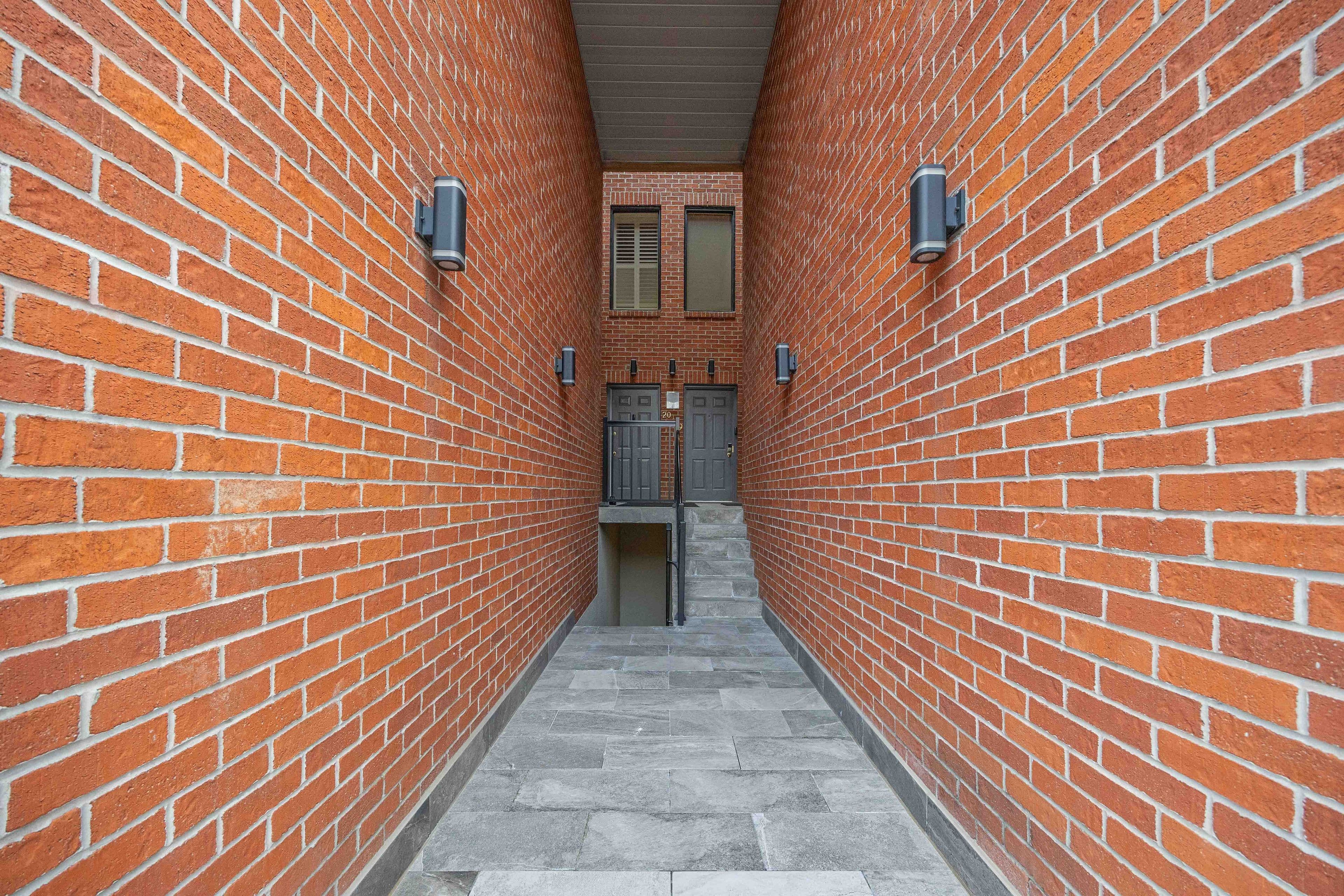 100 Arbors Lane TH #10, Vaughan, ON L4L 7G4