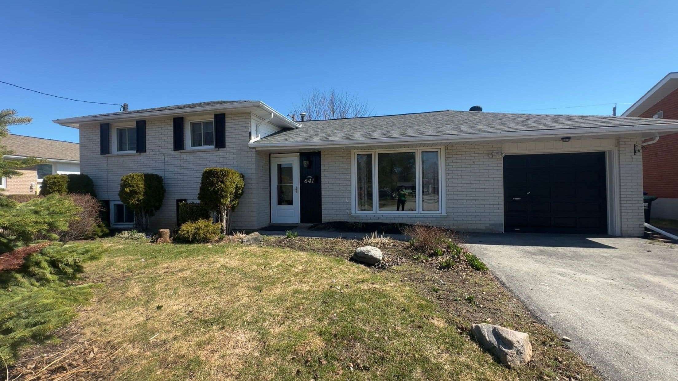 641 Oak Street, Collingwood, ON L9Y 2Z7