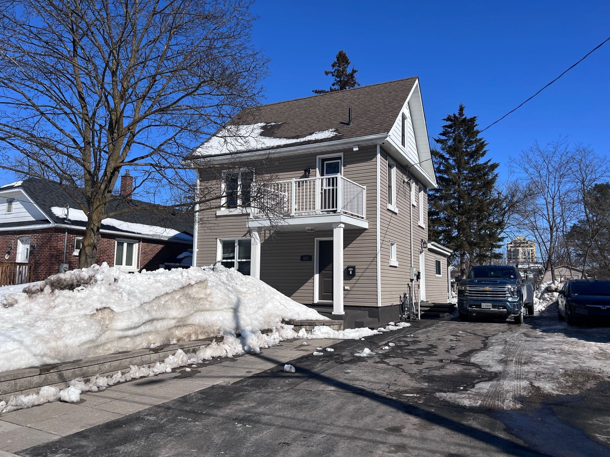 127 Innisfil Street 1, Barrie, ON L4N 3E6