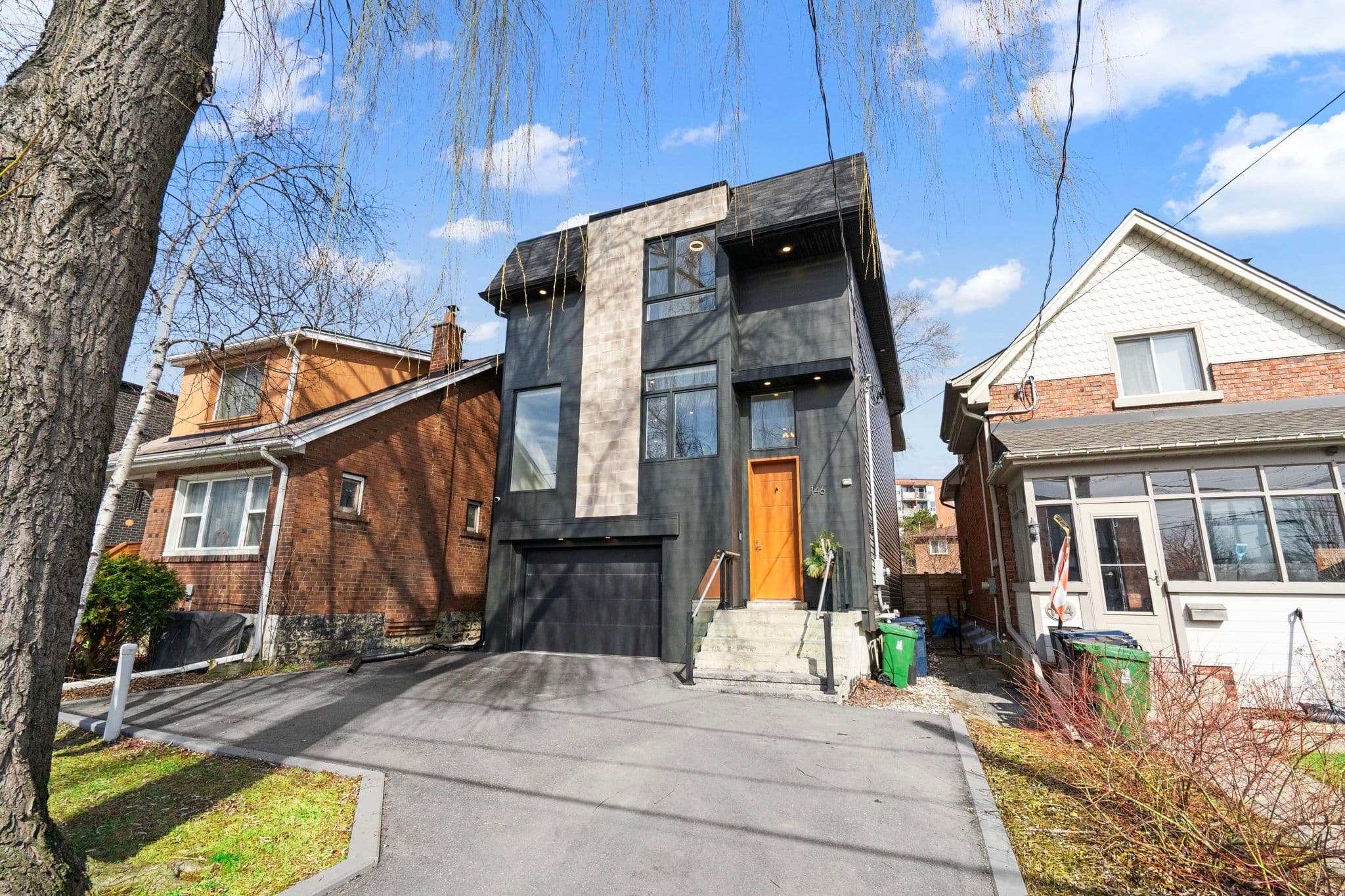 146 Stanley Avenue, Toronto W06, ON M8V 1N9
