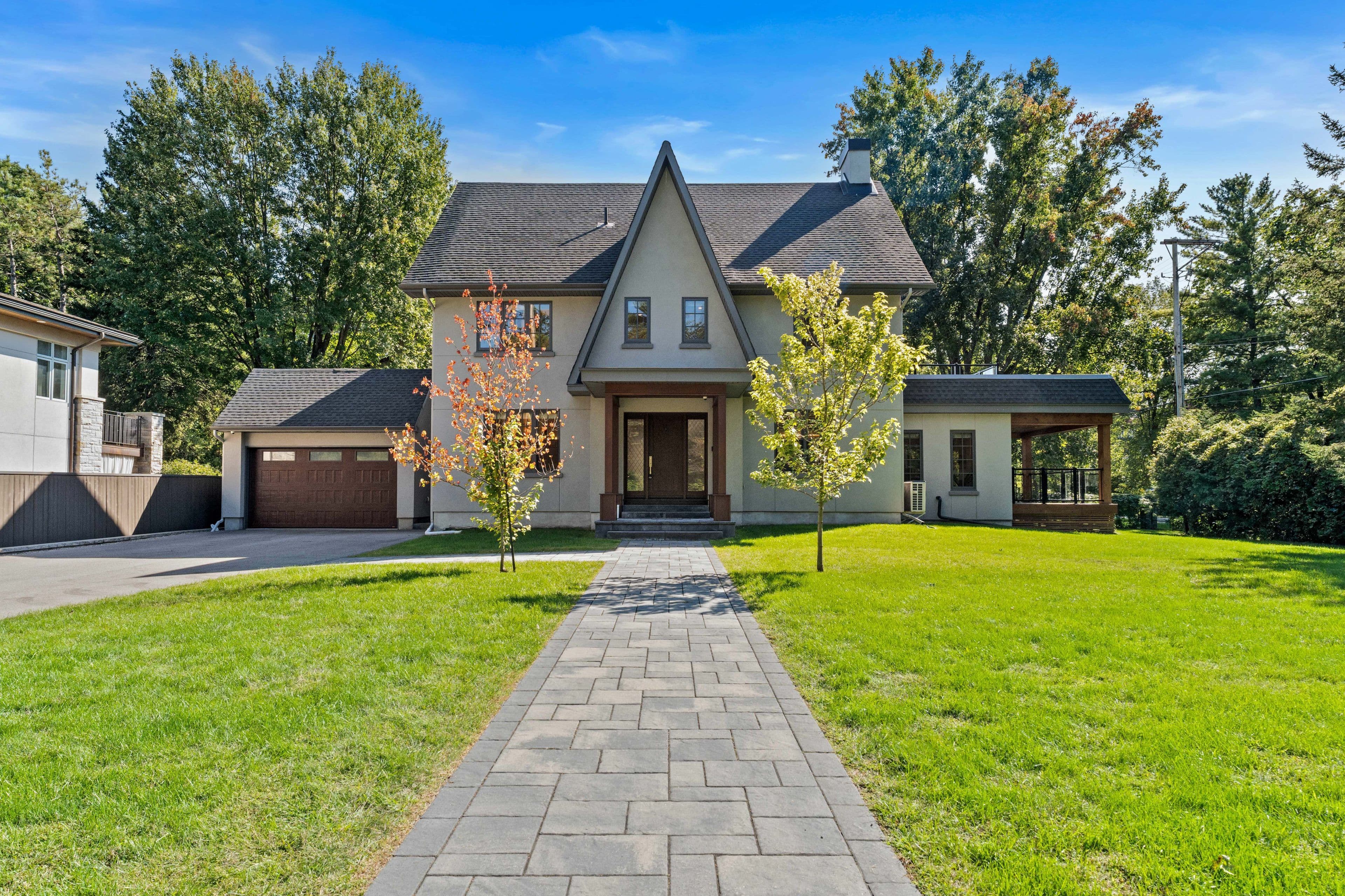 320 Hillcrest Road, Rockcliffe Park, ON K1M 0J6