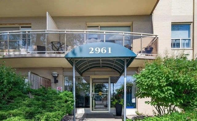 2961 Dufferin Street 601, Toronto W04, ON M6B 3T2