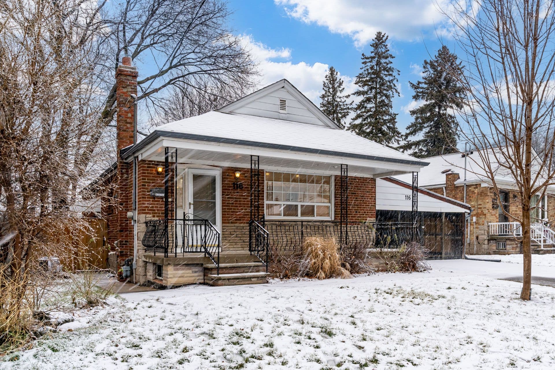 116 Ferris Road Bsmt, Toronto E03, ON M4B 1G4