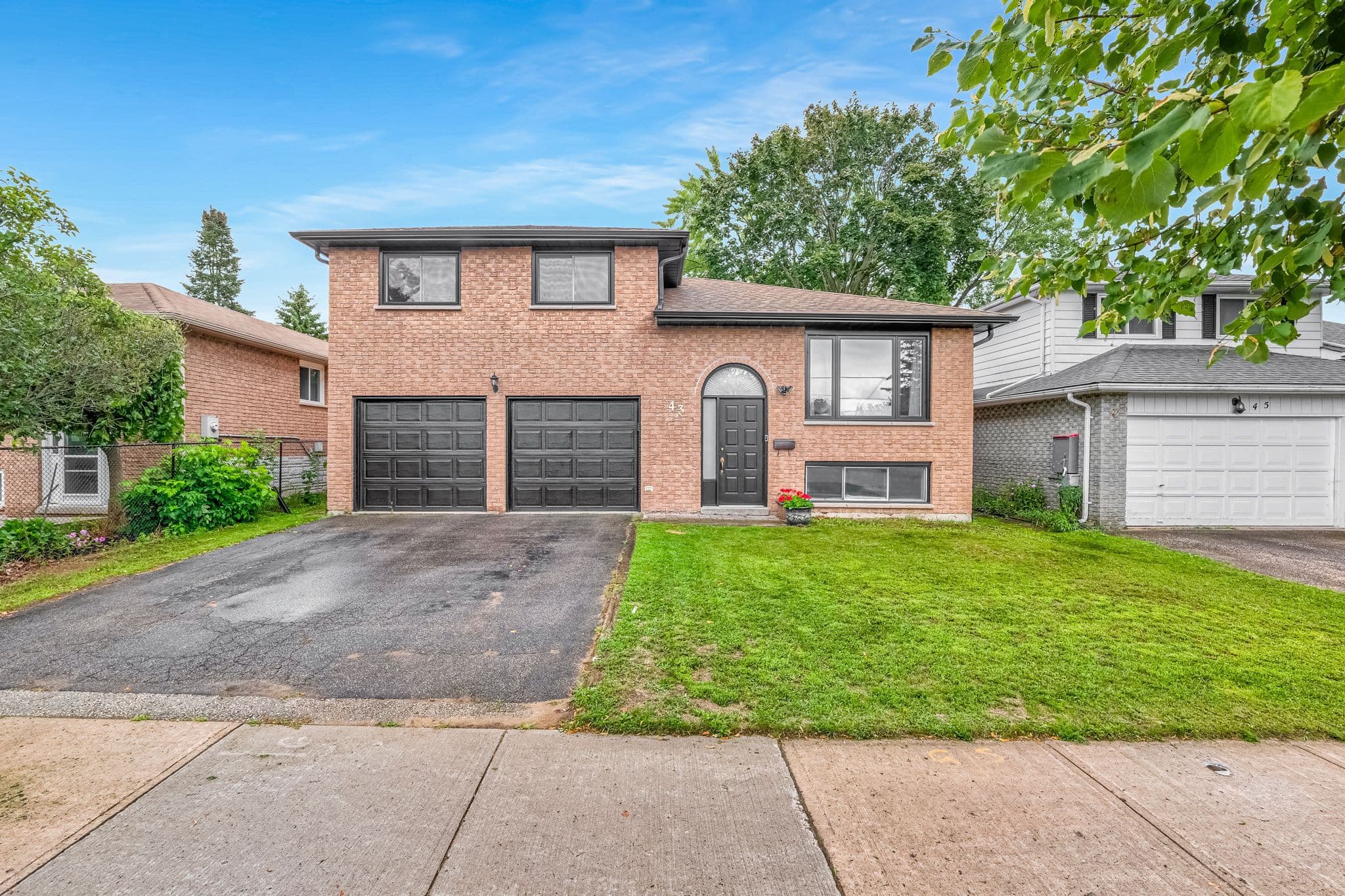 43 Riverglen Drive, Georgina, ON L4P 3K7