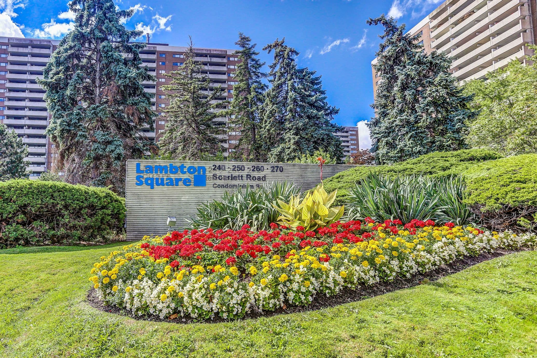 240 Scarlett Road 1405, Toronto W03, ON M6N 4X4