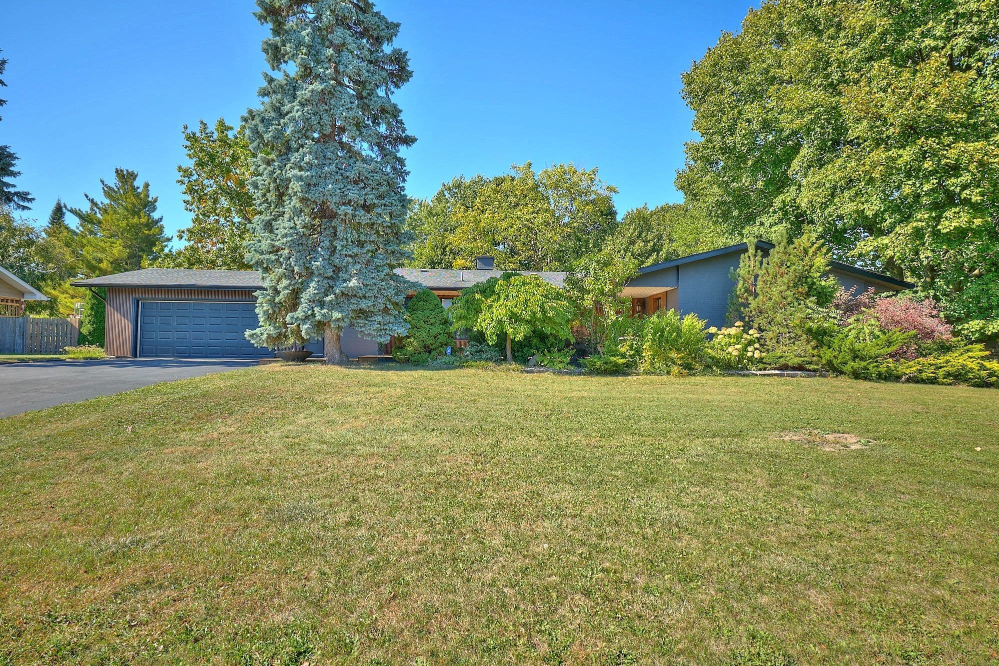 7 Woodmount Drive, St. Catharines, ON L2T 2X8