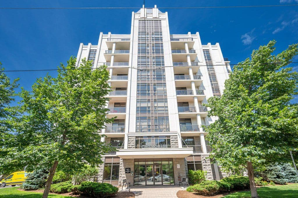 90 Charlton Avenue W 302, Hamilton, ON L8P 0B4