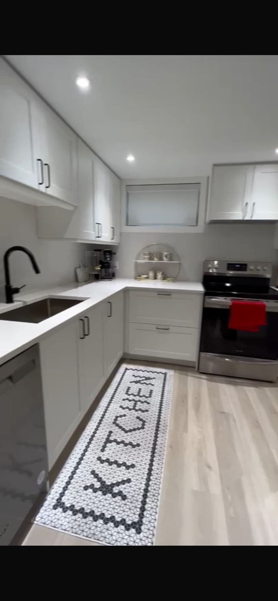 664 Hiawatha Boulevard Lower, Hamilton, ON L9G 3A5