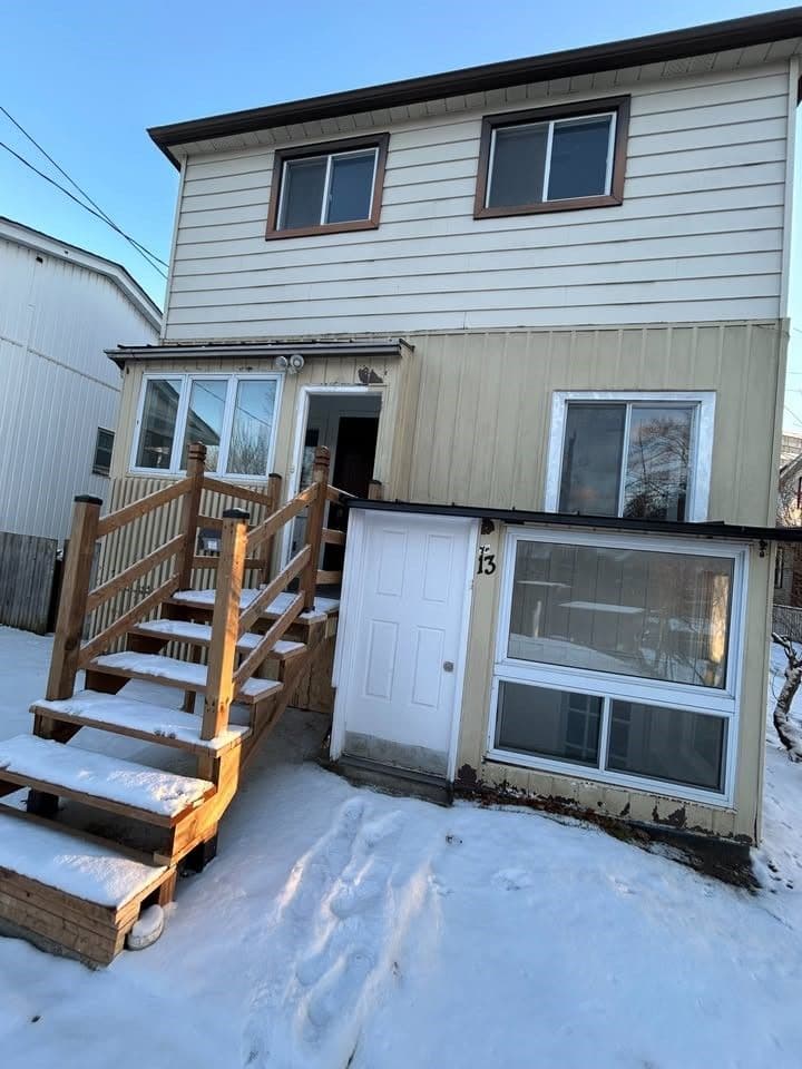 13 East Road Main & 2nd Flr, Toronto E06, ON M1N 1Z9