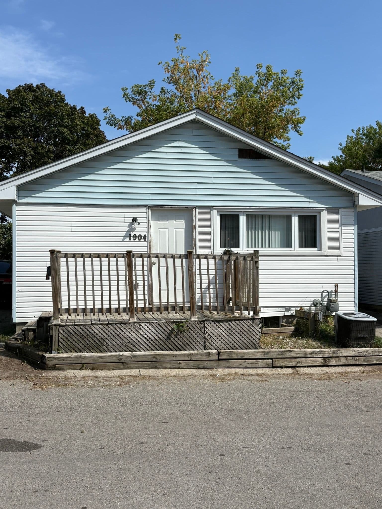 1904 Culver Drive, London East, ON N5V 3K6