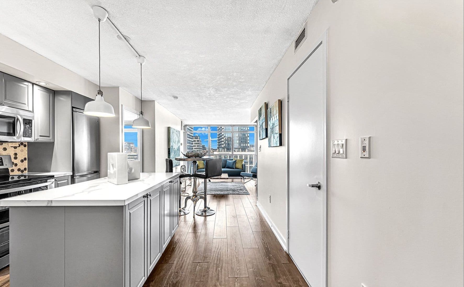 25 Capreol Court 1505, Toronto C01, ON M5V 3Z7