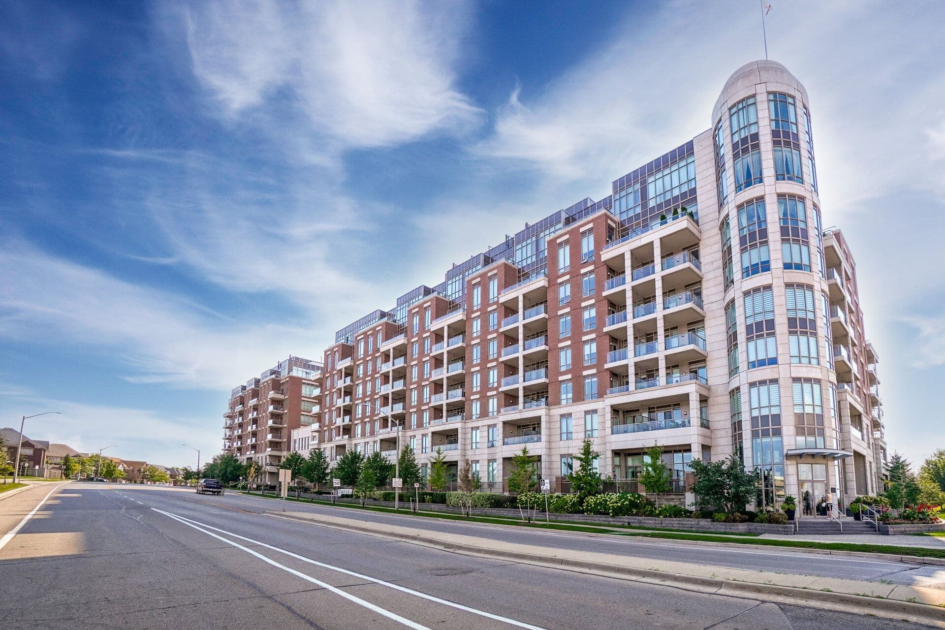 2470 Prince Michael Drive 607, Oakville, ON L6H 0G9