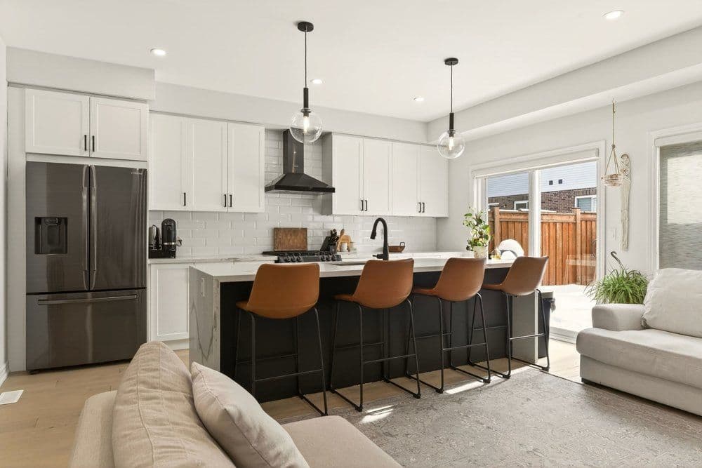 74 Bobolink Road, Hamilton, ON L9A 2P5