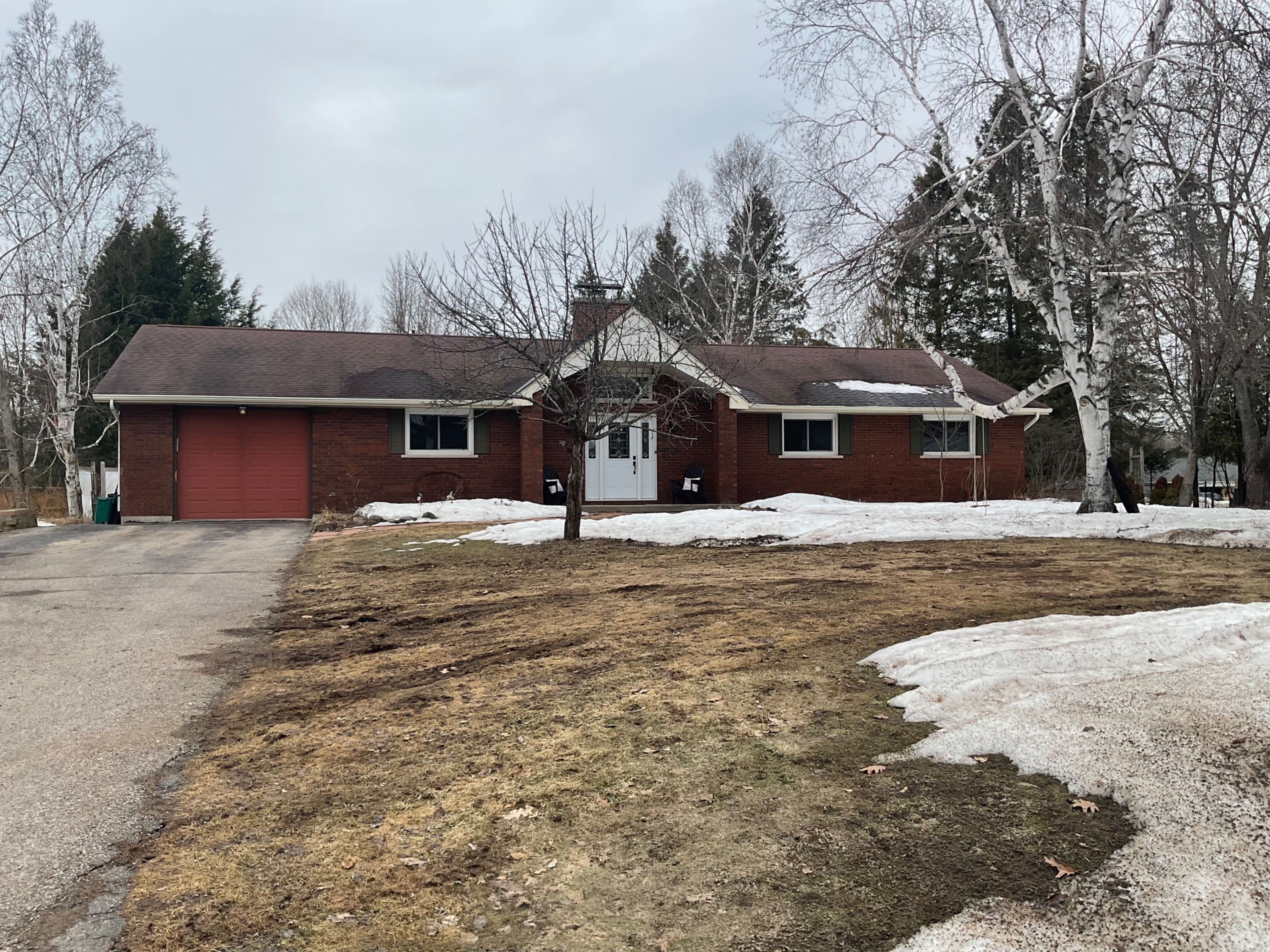 3 Glendale Road, Bracebridge, ON P1L 1B3