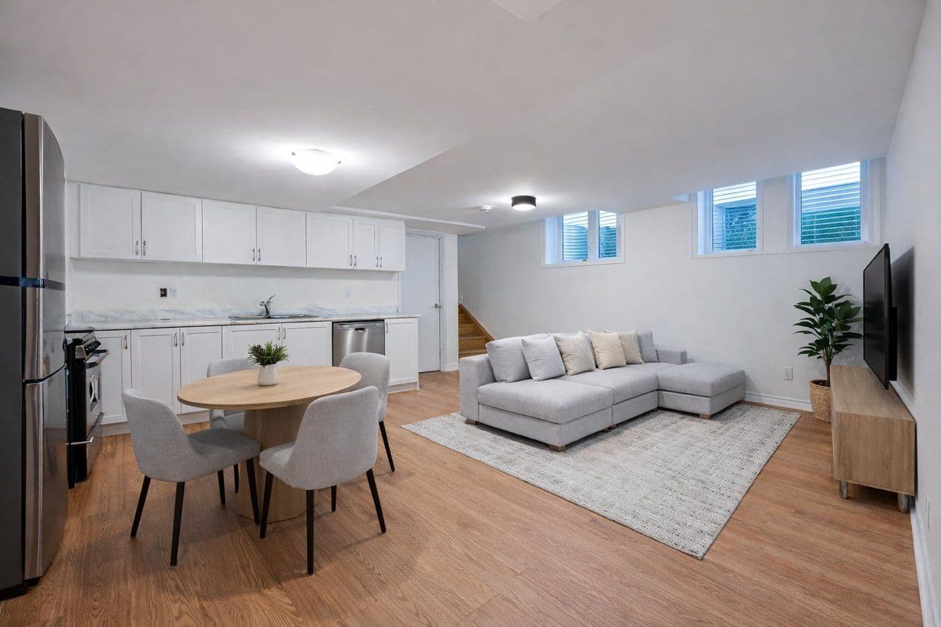 146 Nottingham Road Lower Level, Barrie, ON L9J 0L7