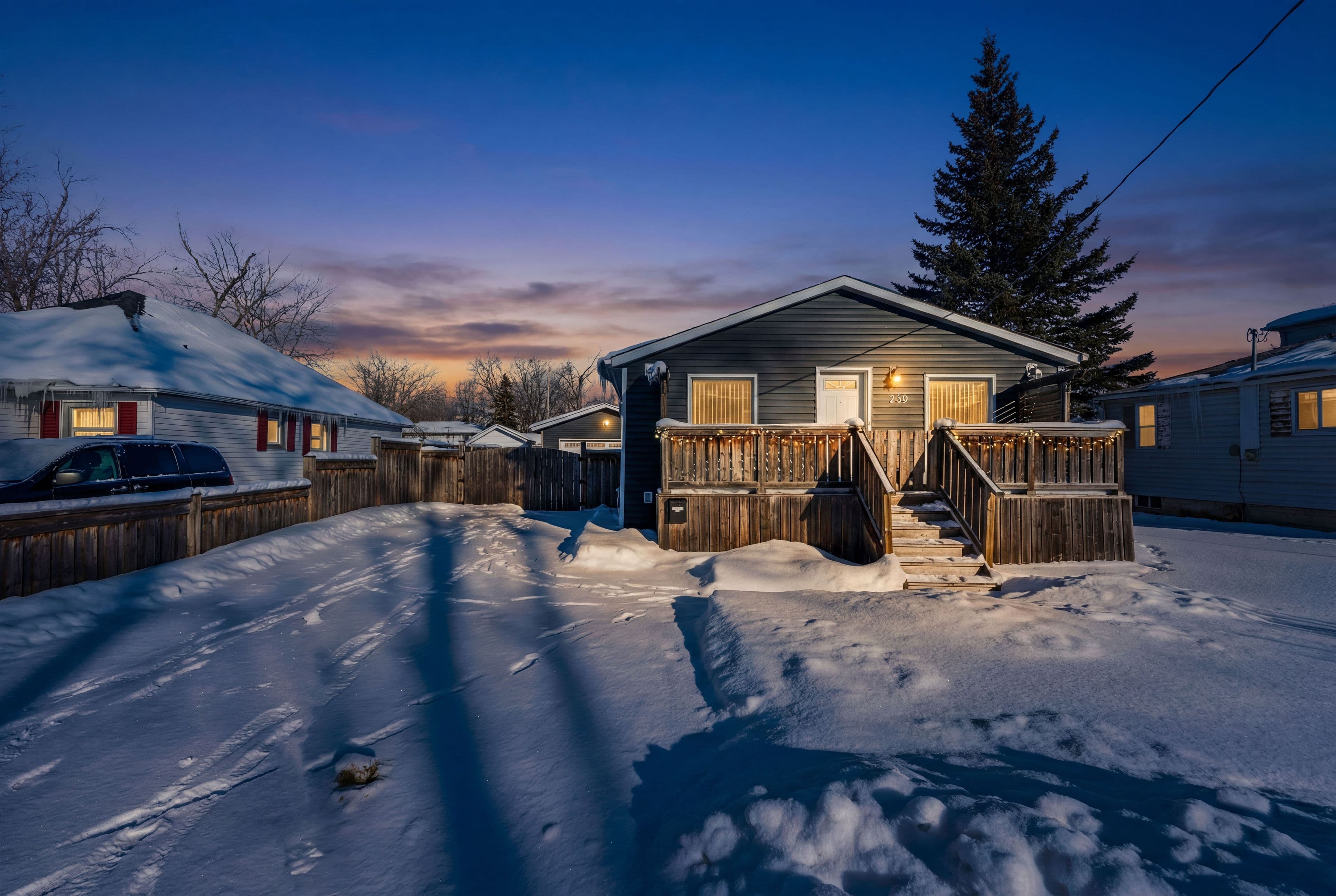 320 Pasadena Drive, Georgina, ON L4P 2Z3