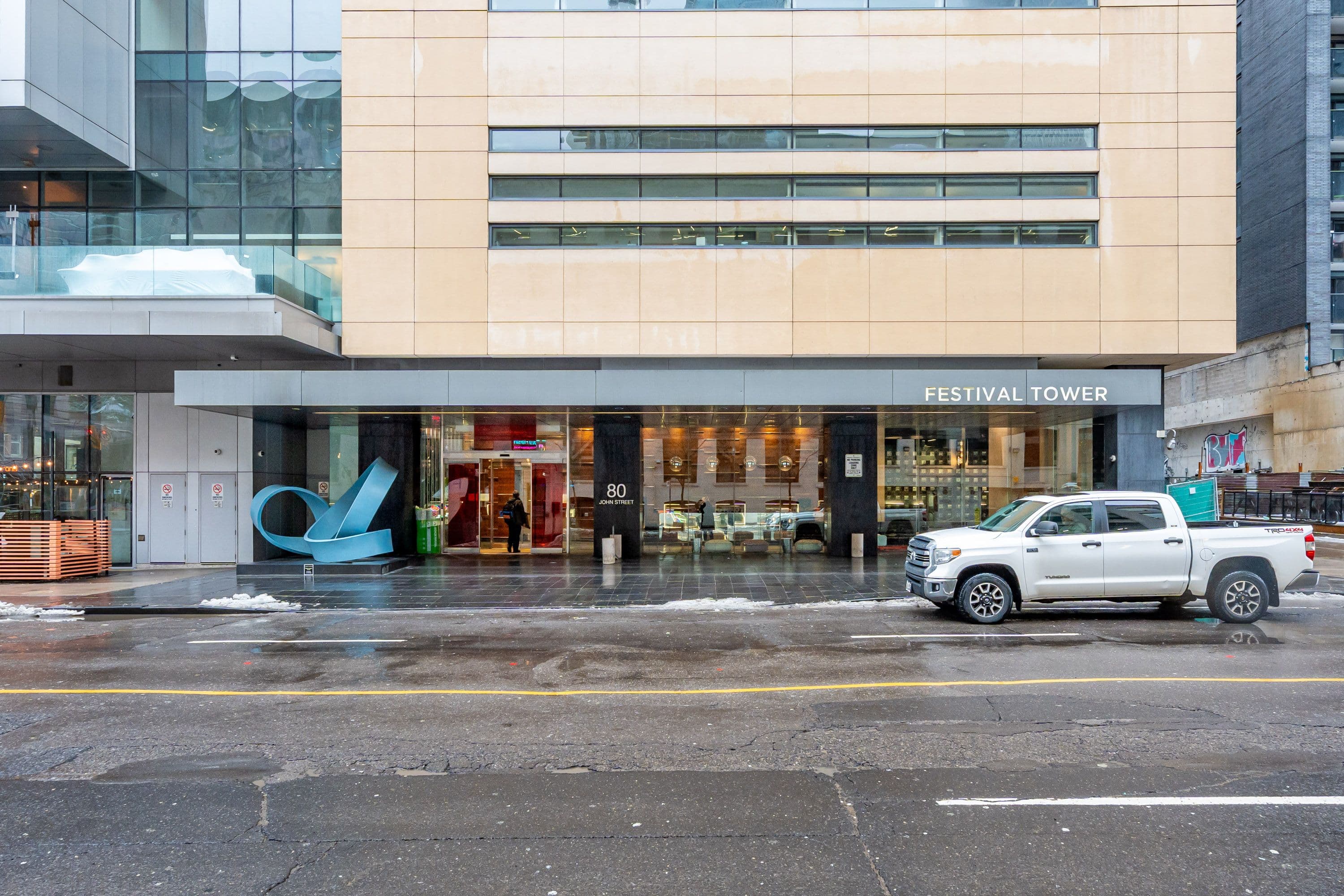 80 John Street 2303, Toronto C01, ON M5V 3X4