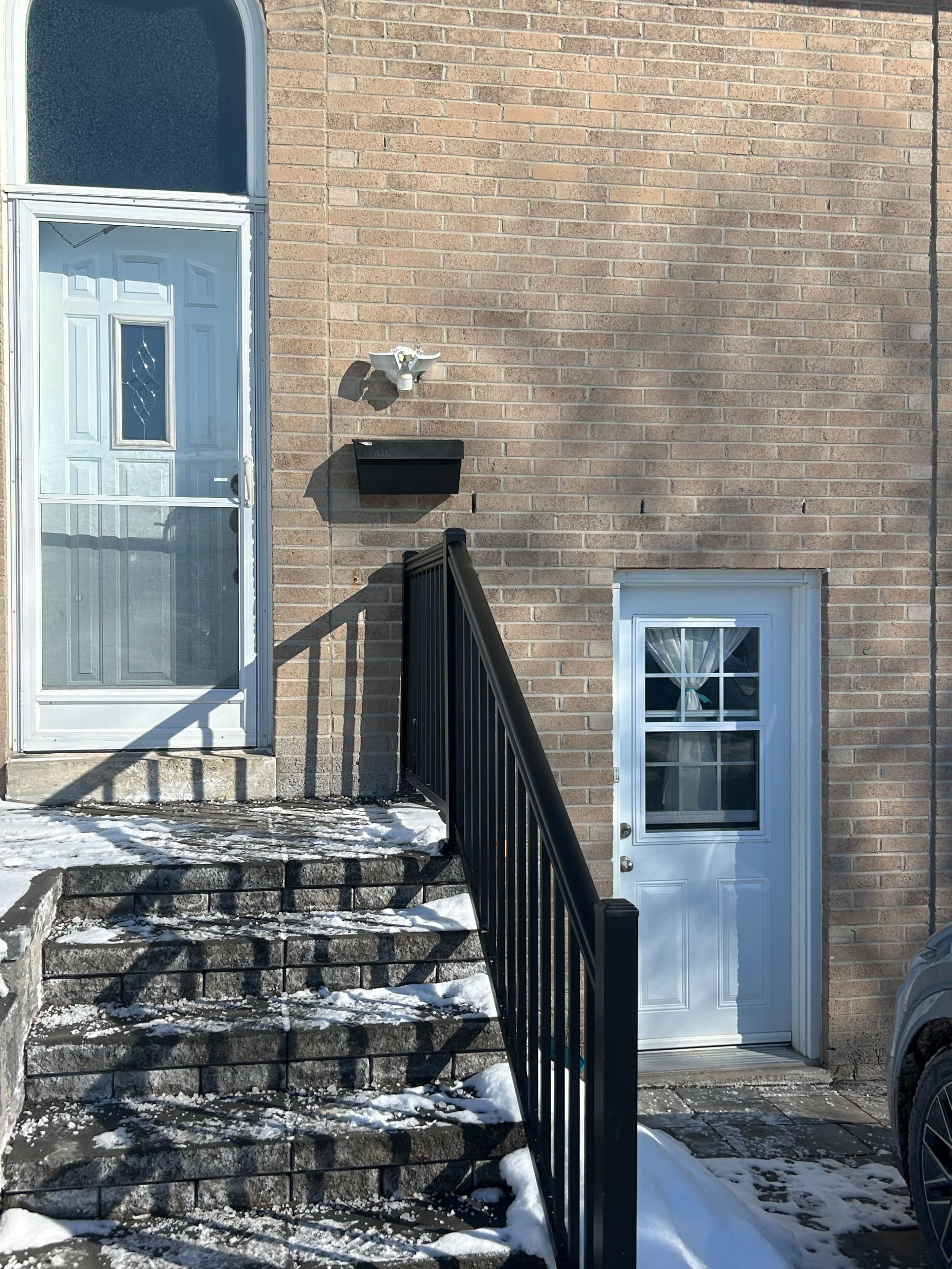 734 Pam Crescent, Newmarket, ON L3Y 5B6