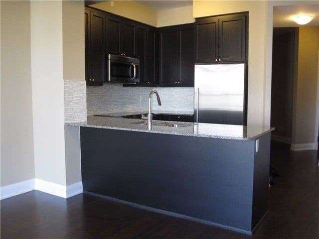 25 FONTENAY Court S 1006, Toronto W08, ON M9A 0C4