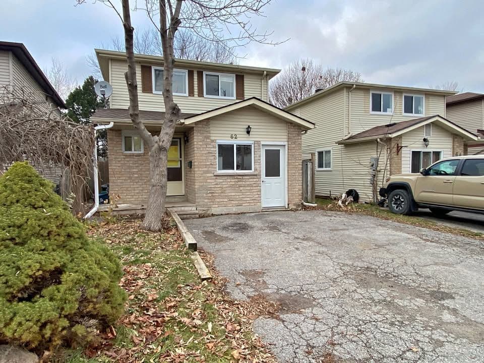 62 Corbett Drive, Barrie, ON L4M 5V2