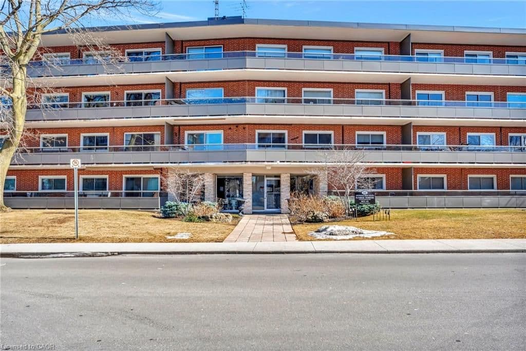 11 Woodman Drive S 307, Hamilton, ON L8K 4E3