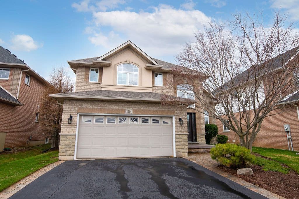 154 Thoroughbred Boulevard, Hamilton, ON L9K 1M9