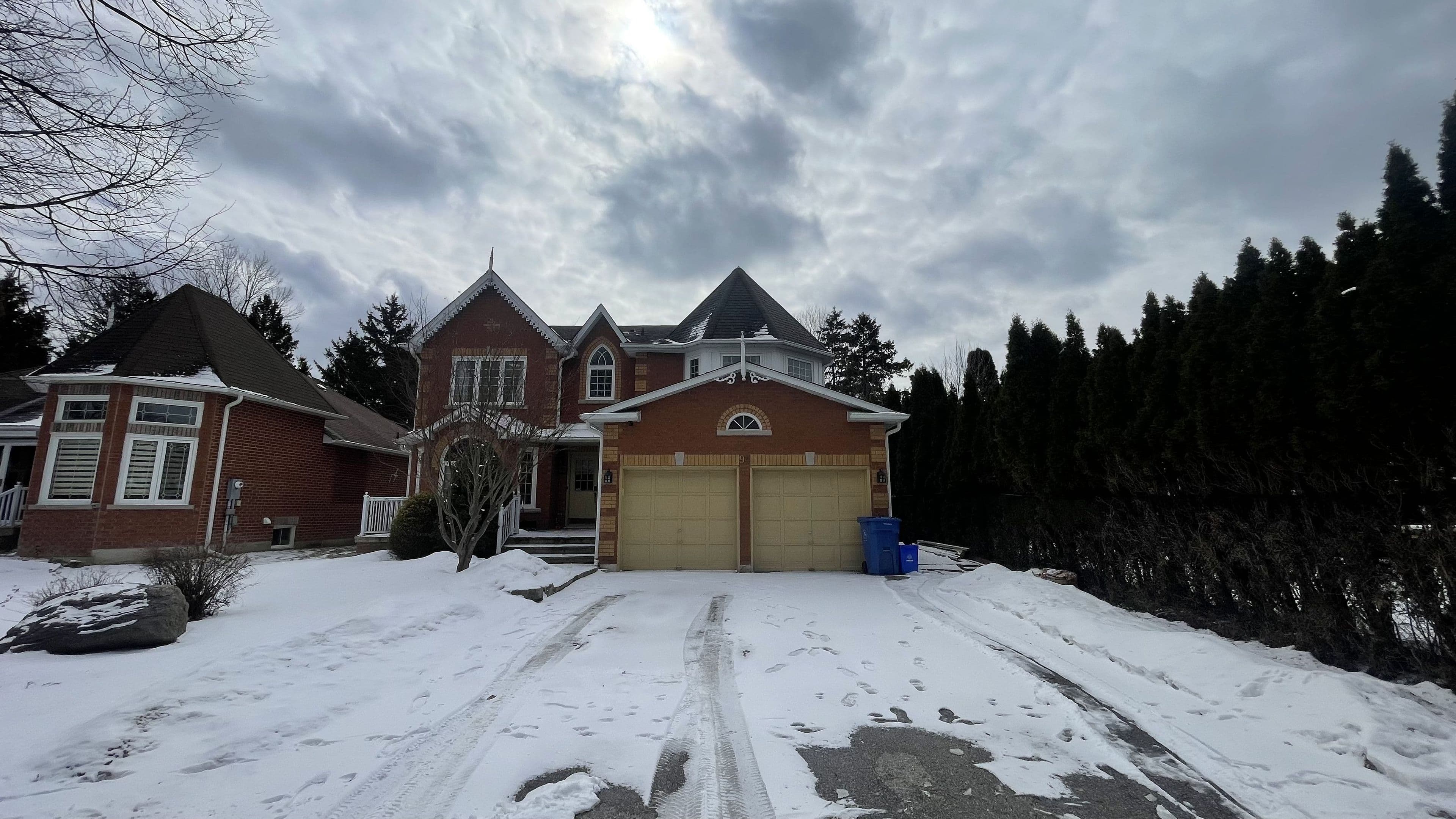 94 Lensmith Drive Basement, Aurora, ON L4G 6R9
