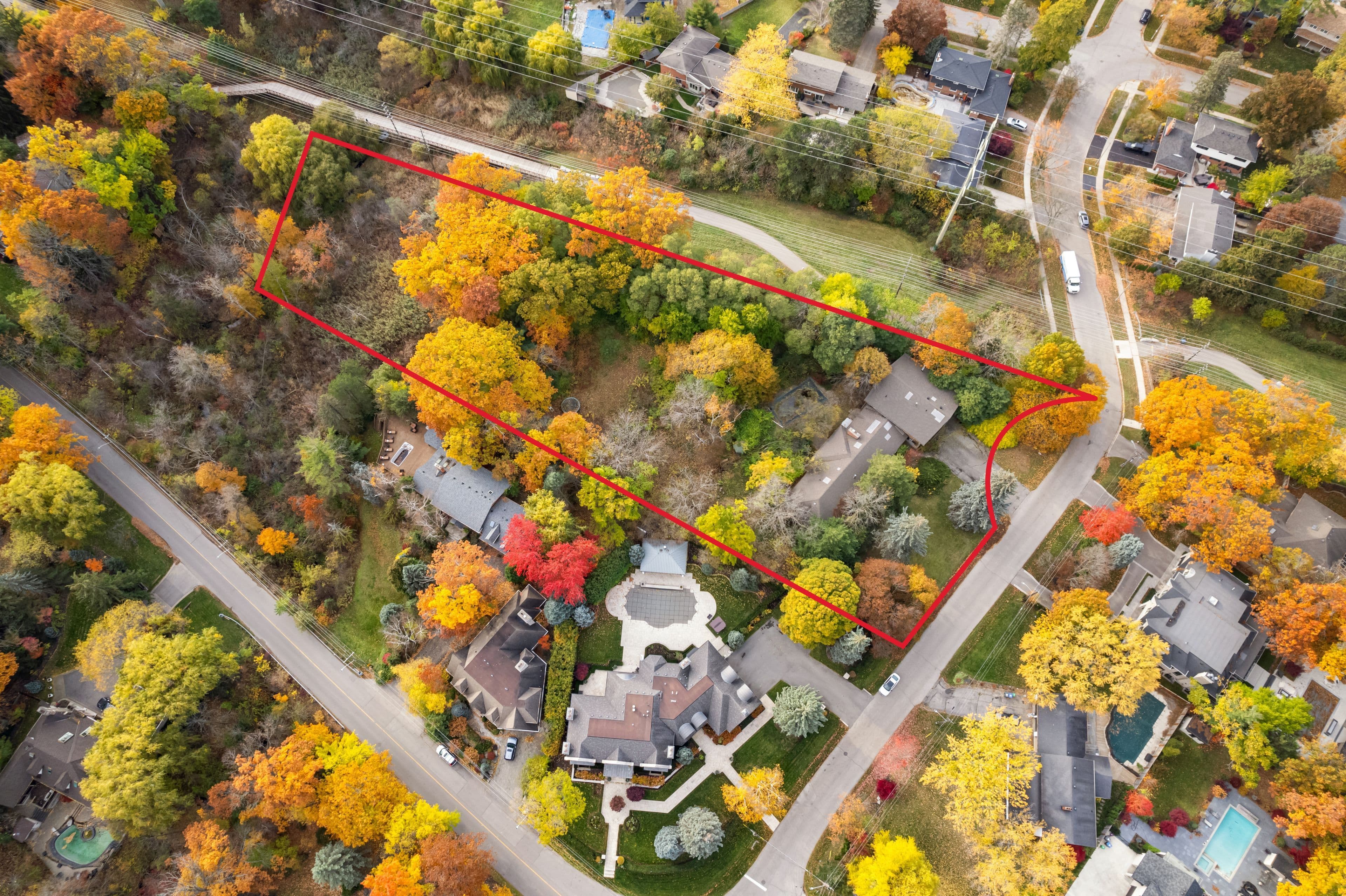 1310 Ravine Drive, Mississauga, ON L5J 3E5