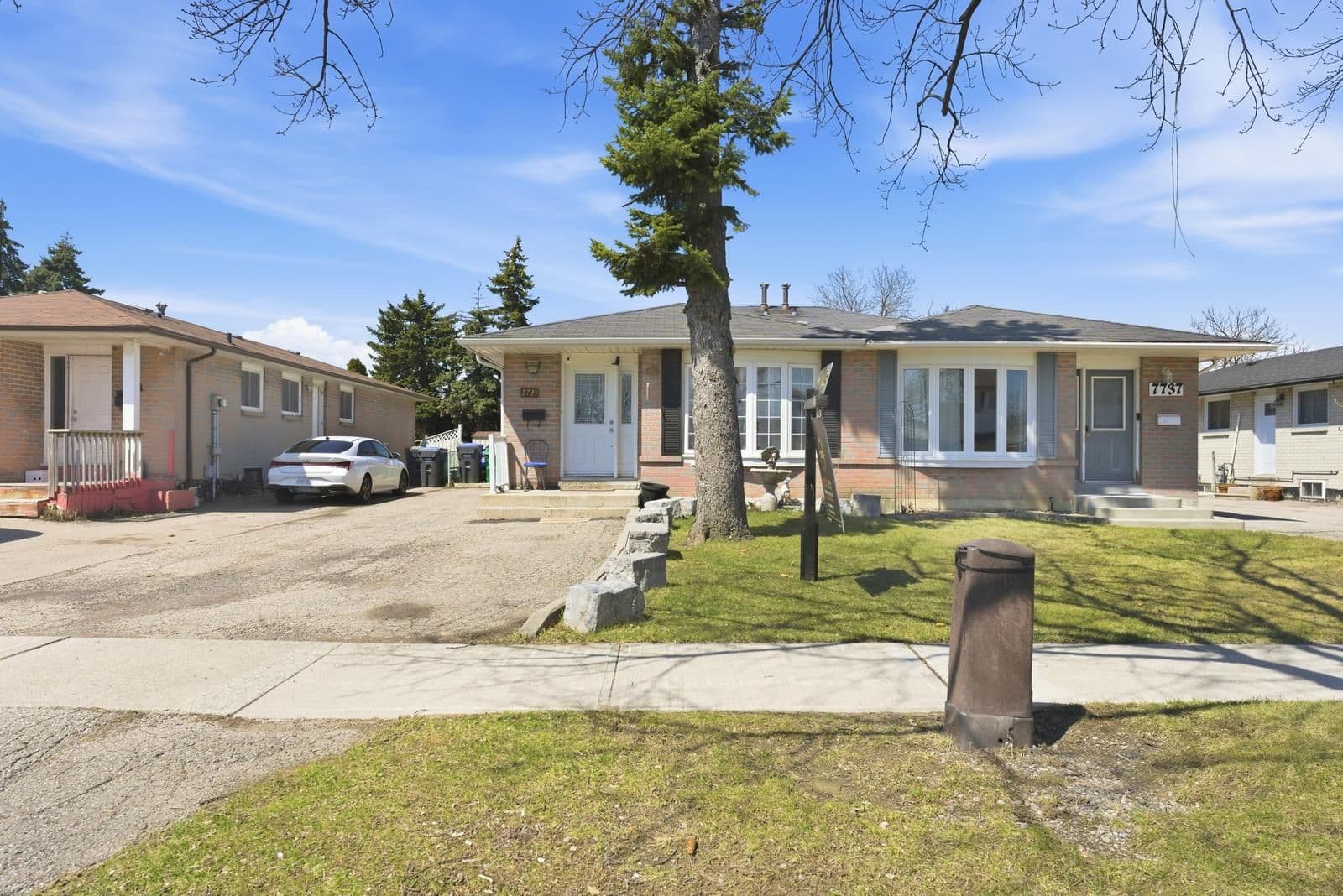7739 Priory Crescent, Mississauga, ON L4T 3H6