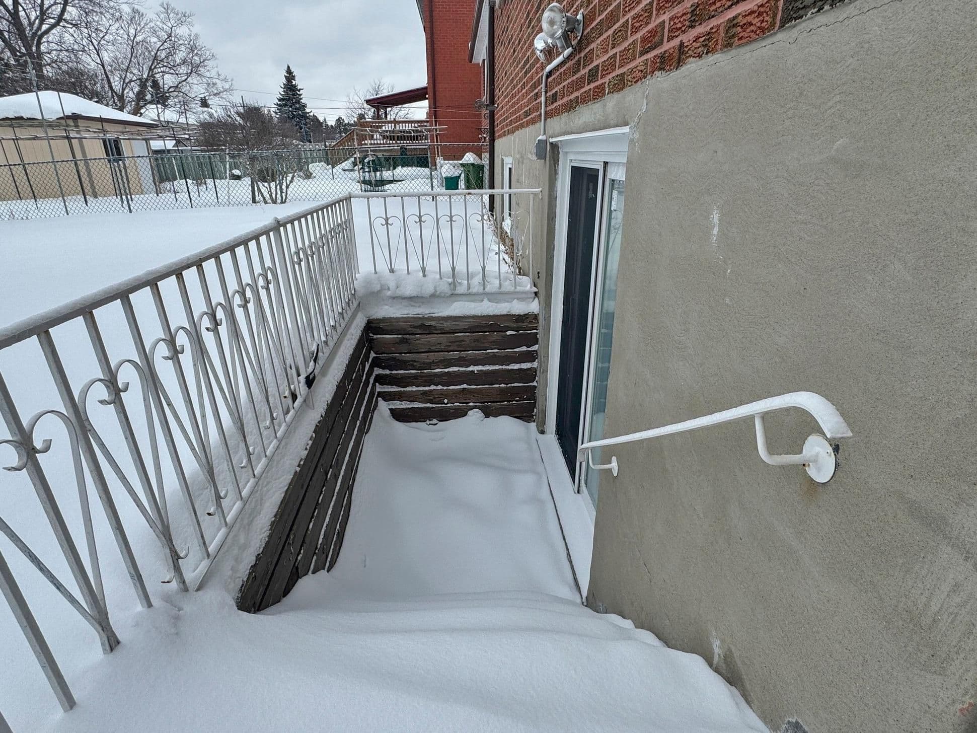 24 Beamsville Drive, Toronto E05, ON M1T 3S2