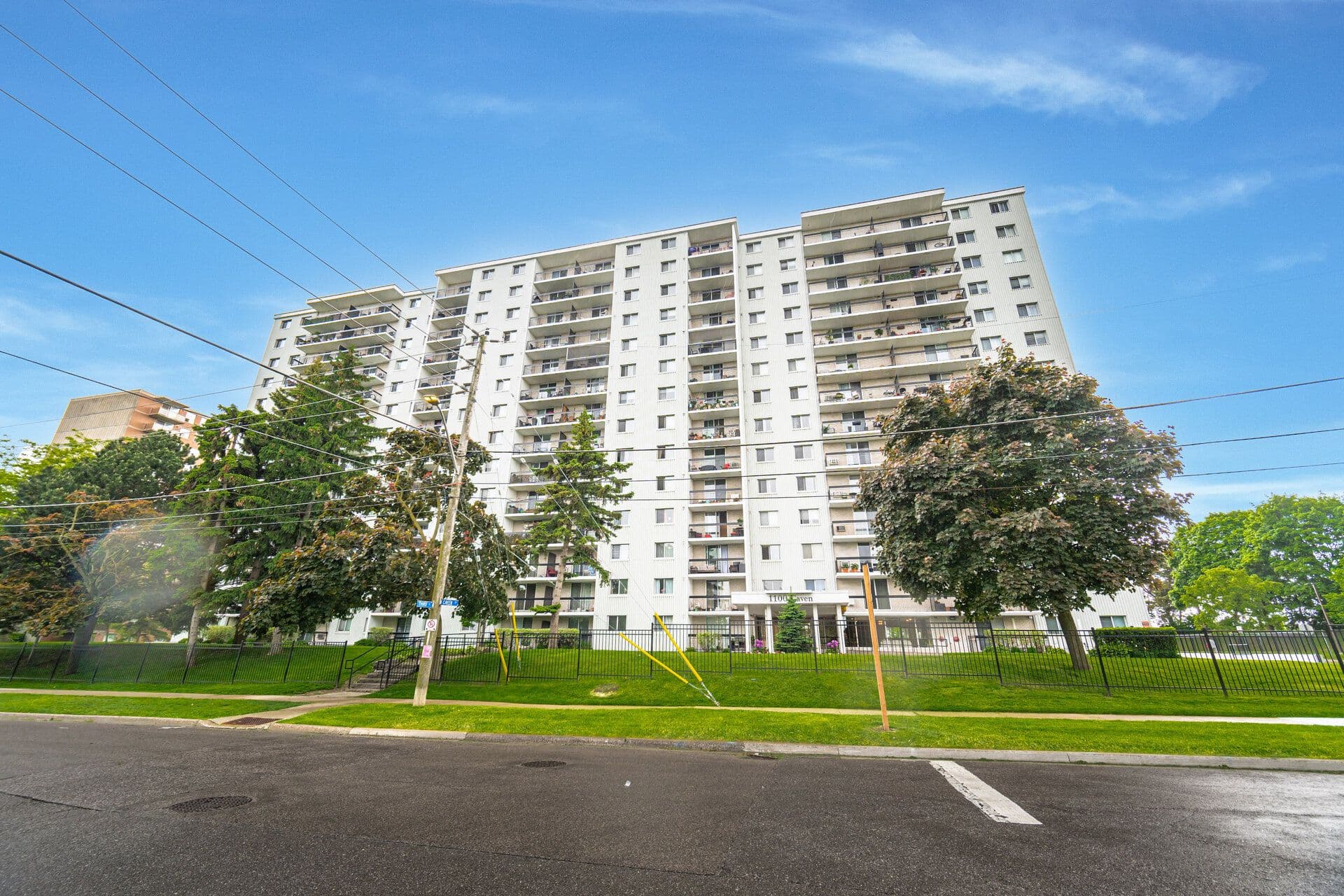 1100 Caven Street #1110, Mississauga, ON L5G 4N3