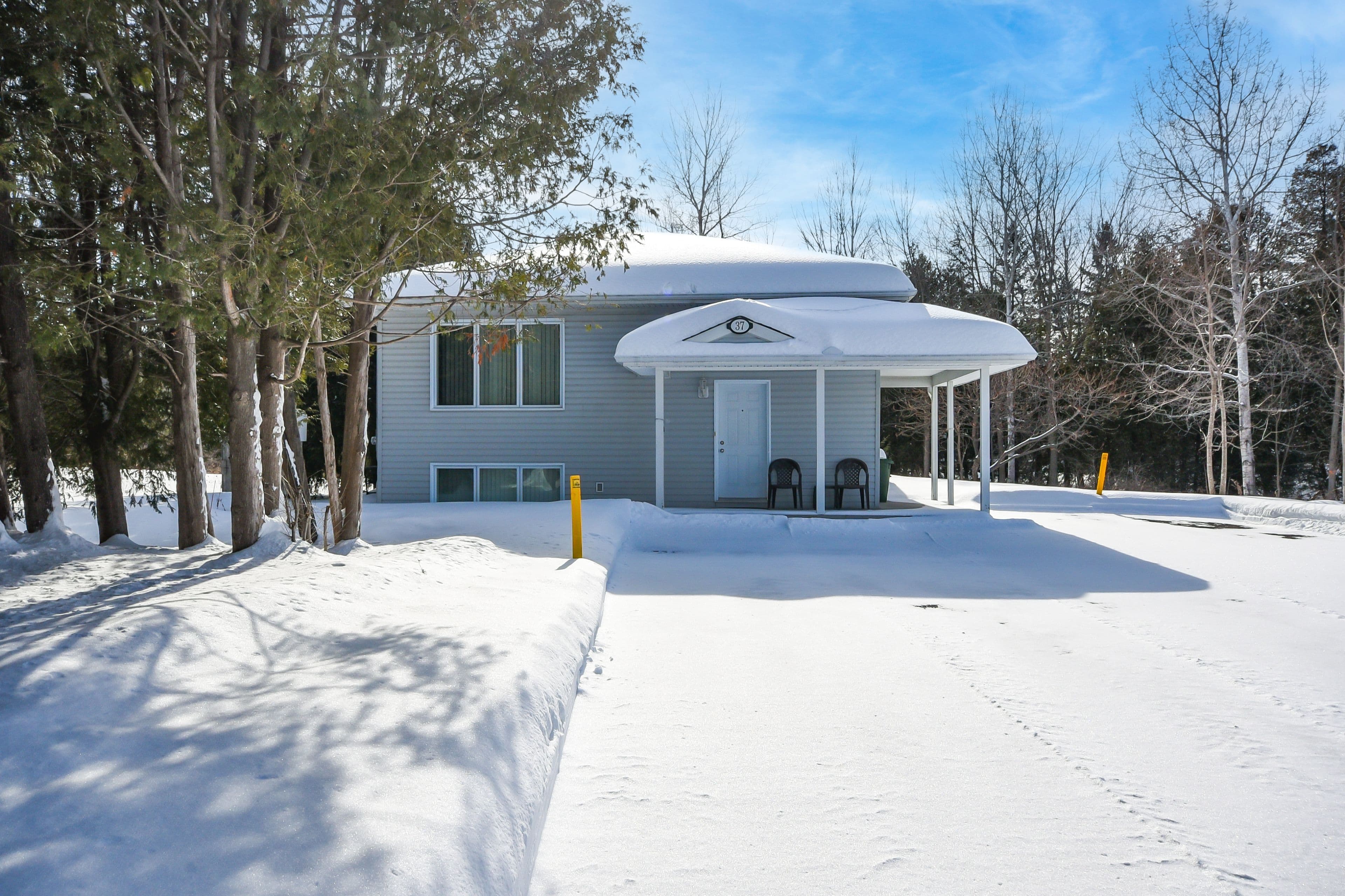 35, 35A and 37 Cloverloft Court, Stittsville - Munster - Richmond, ON K2S 1T3