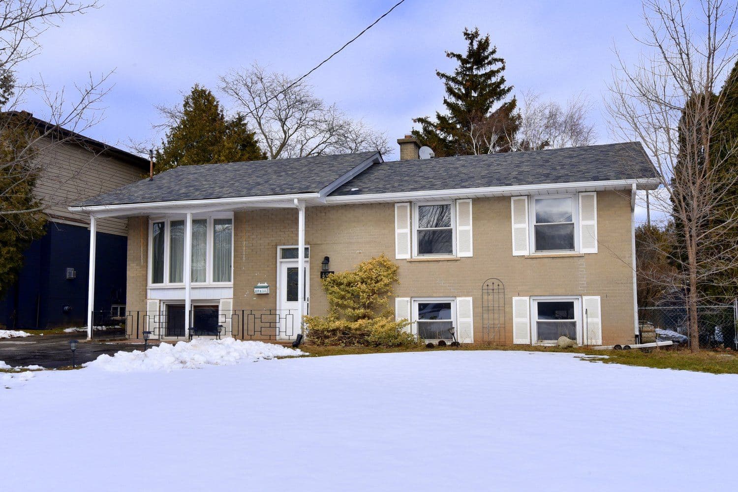 409 Tennyson Drive, Oakville, ON L6L 3Z2